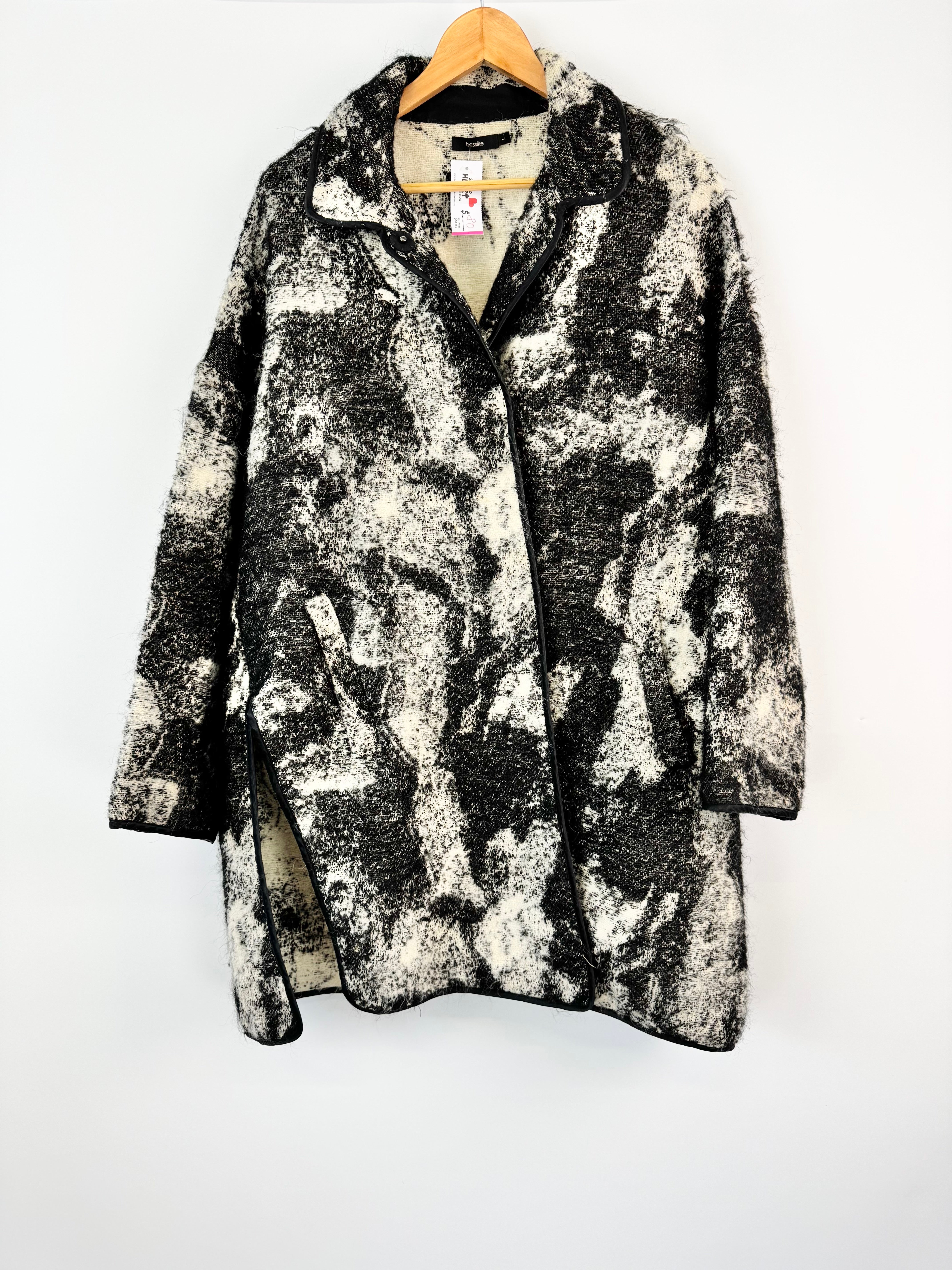 BASSIKE BLACK AND WHITE WOOL JACKET - AU8/10