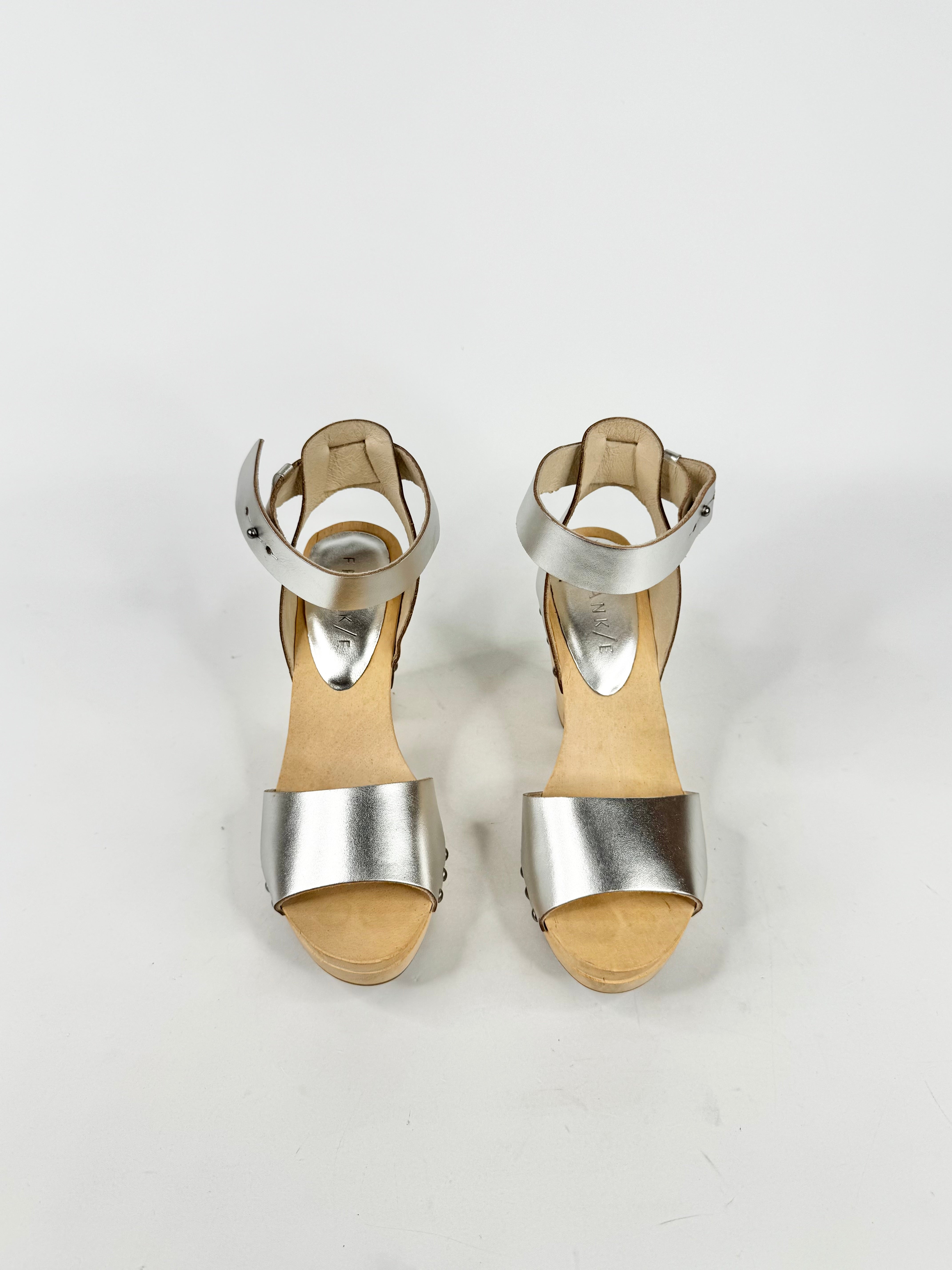 Frank/E Metallic Silver Heeled Clogs - EU37