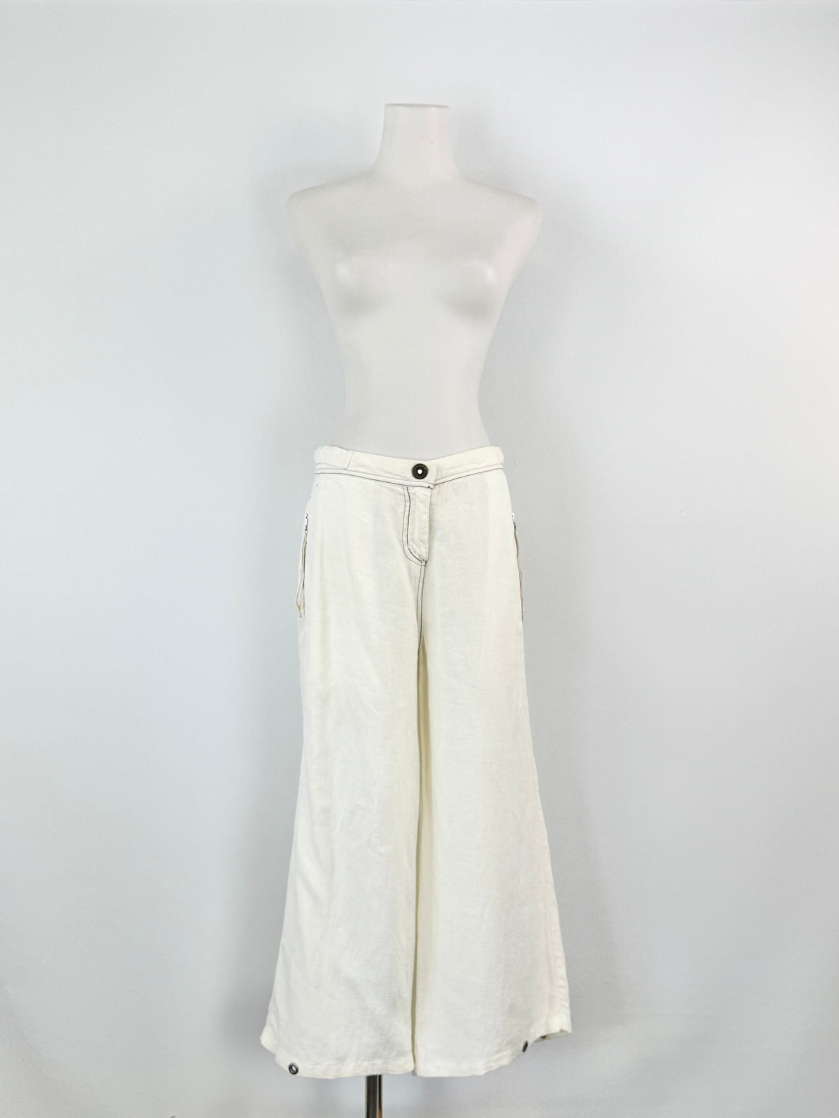 Armani Jeans Whit Linen Capris - 28