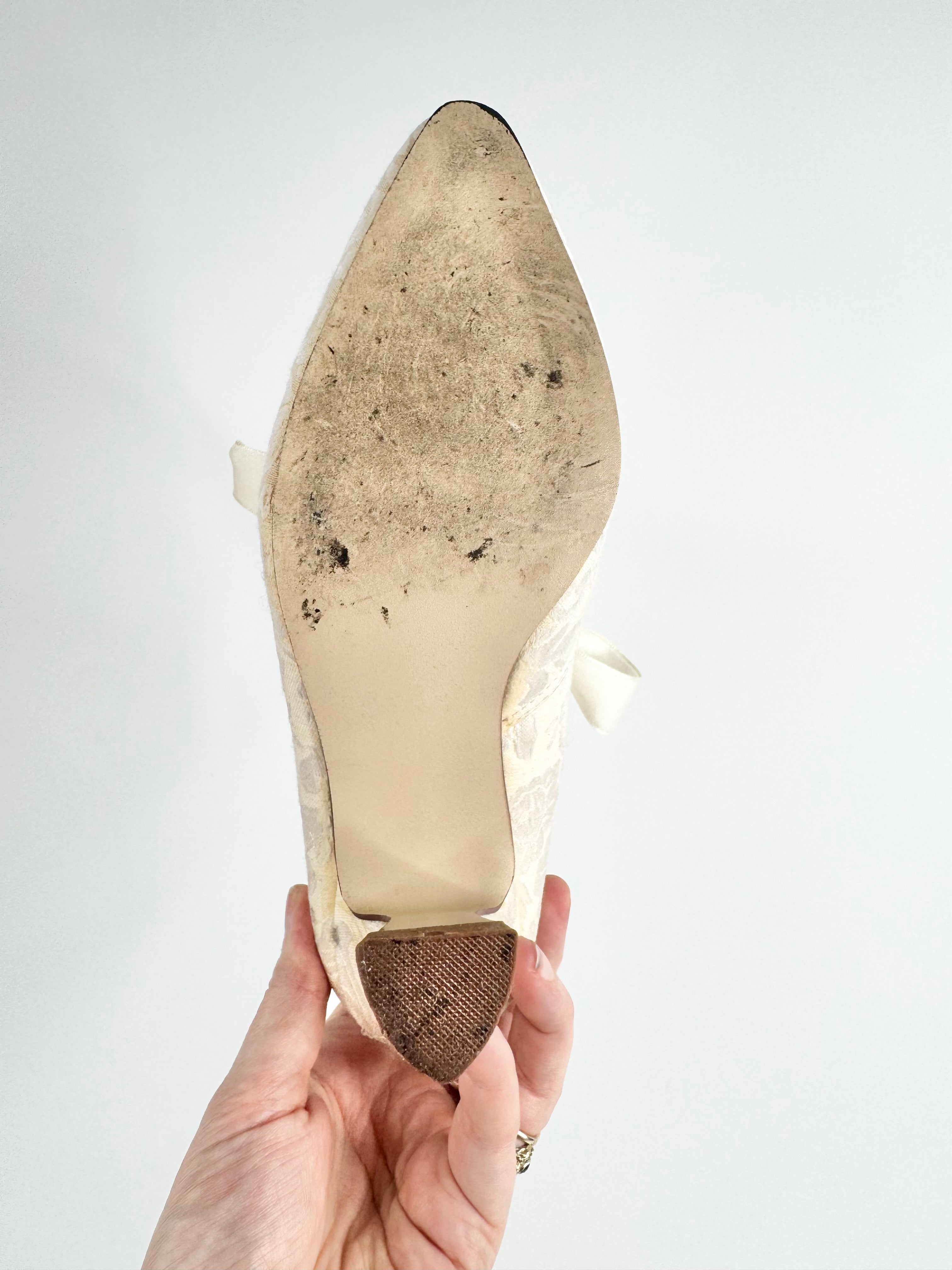 Vintage Privilege Cream & Gold Brocade Ribbon Lace Court Shoes - EU36.5
