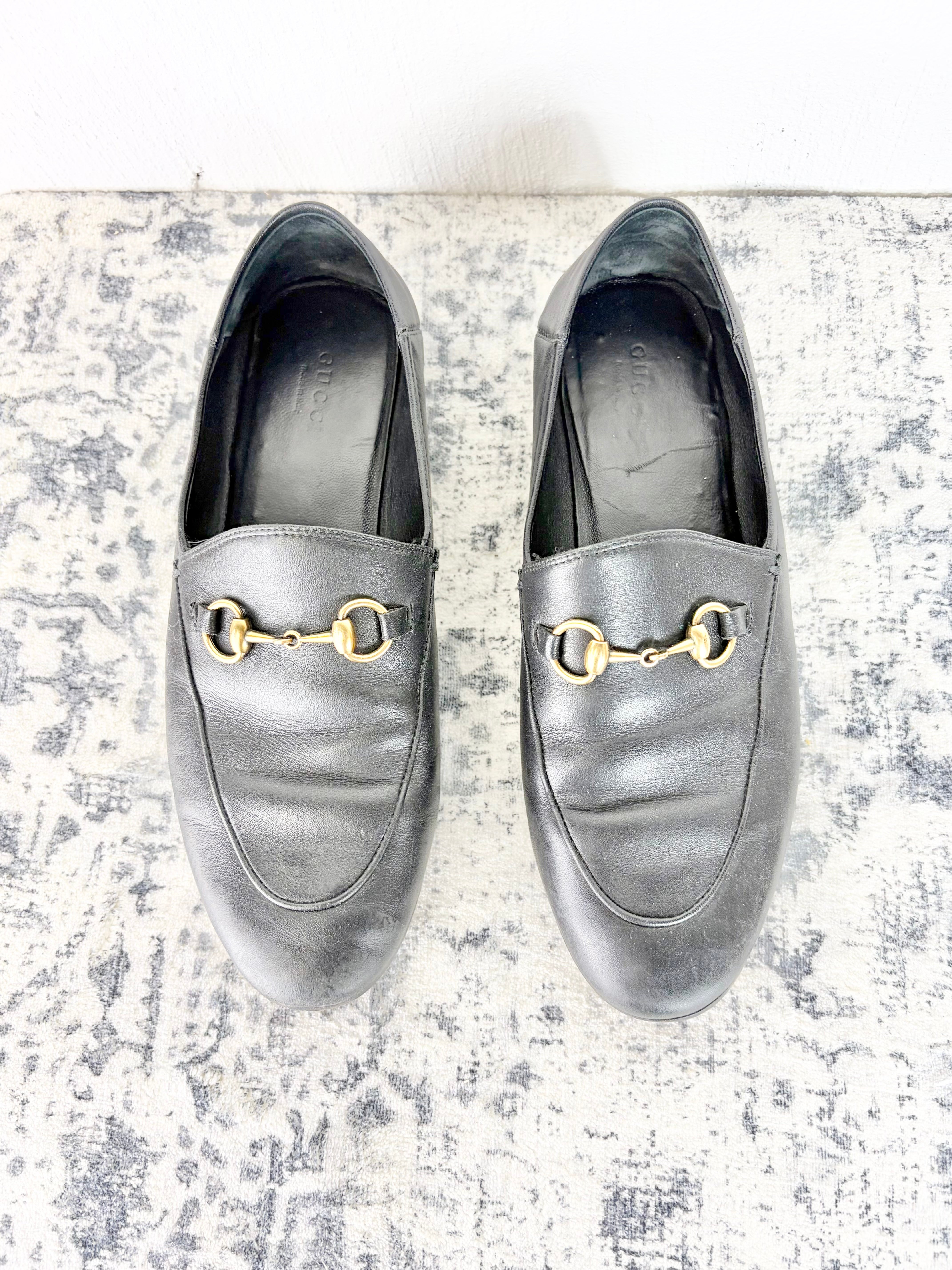 Gucci Black Leather 'Jordaan' Loafer with Gold Horsebit - EU38