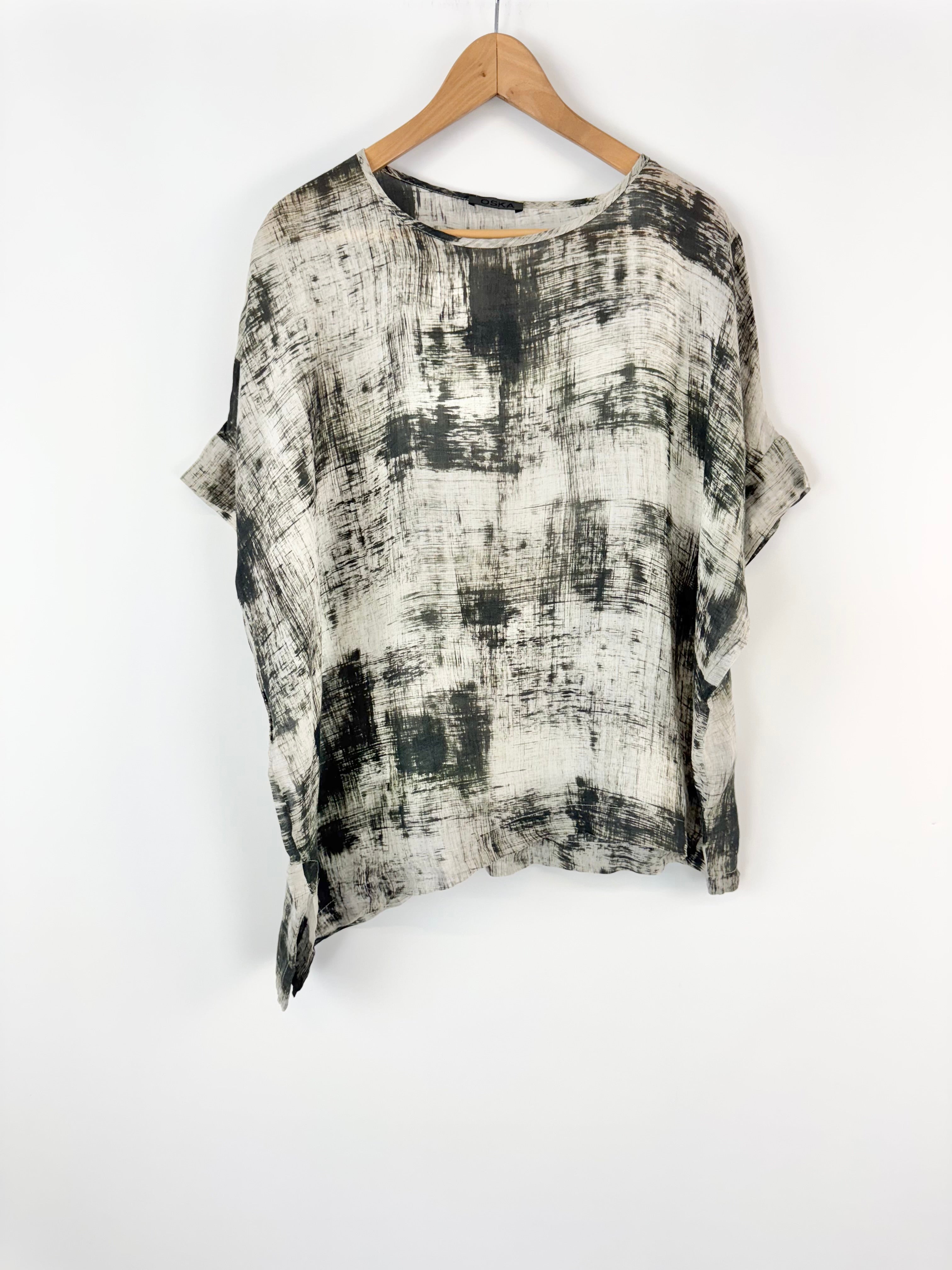 Oska Black and Taupe Etched Pattern Relaxed Fit Ramie T-Shirt - AU12