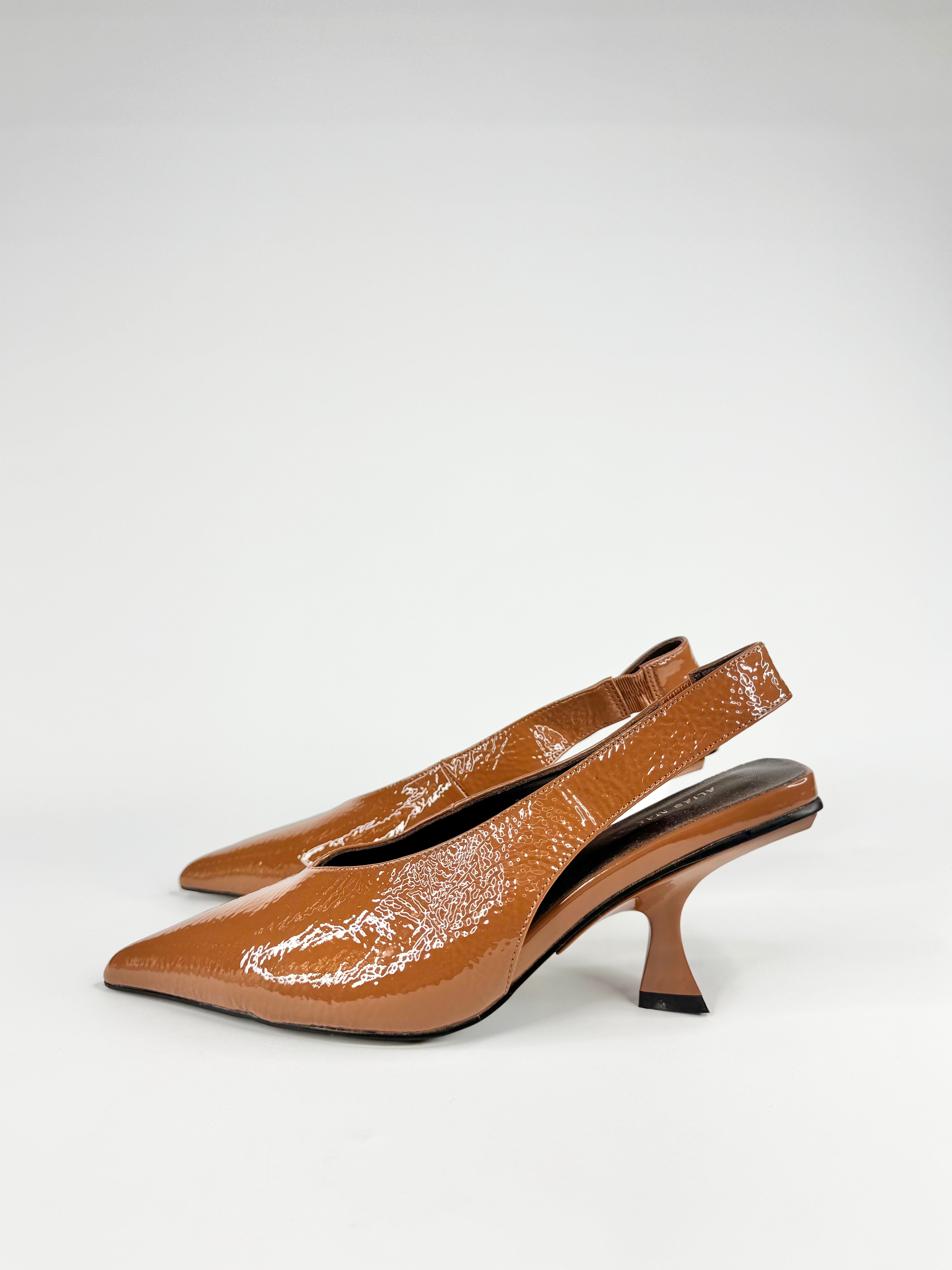 Alias Mae Deep Tan 'Frankie' Crinkle Patent Kitten Heels NWT - EU36