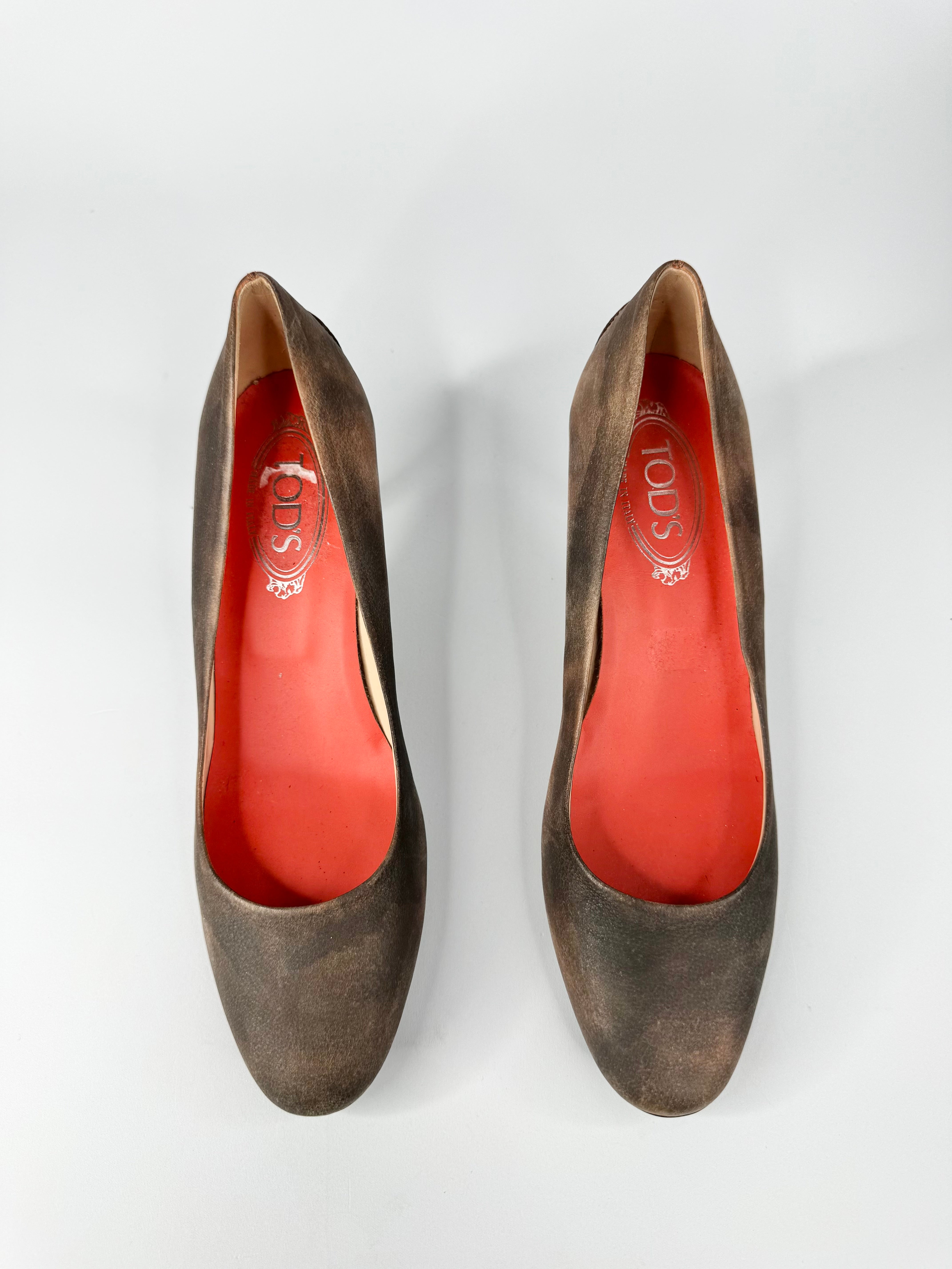 Tod's Deep Brown Distressed Leather Pumps - EU40