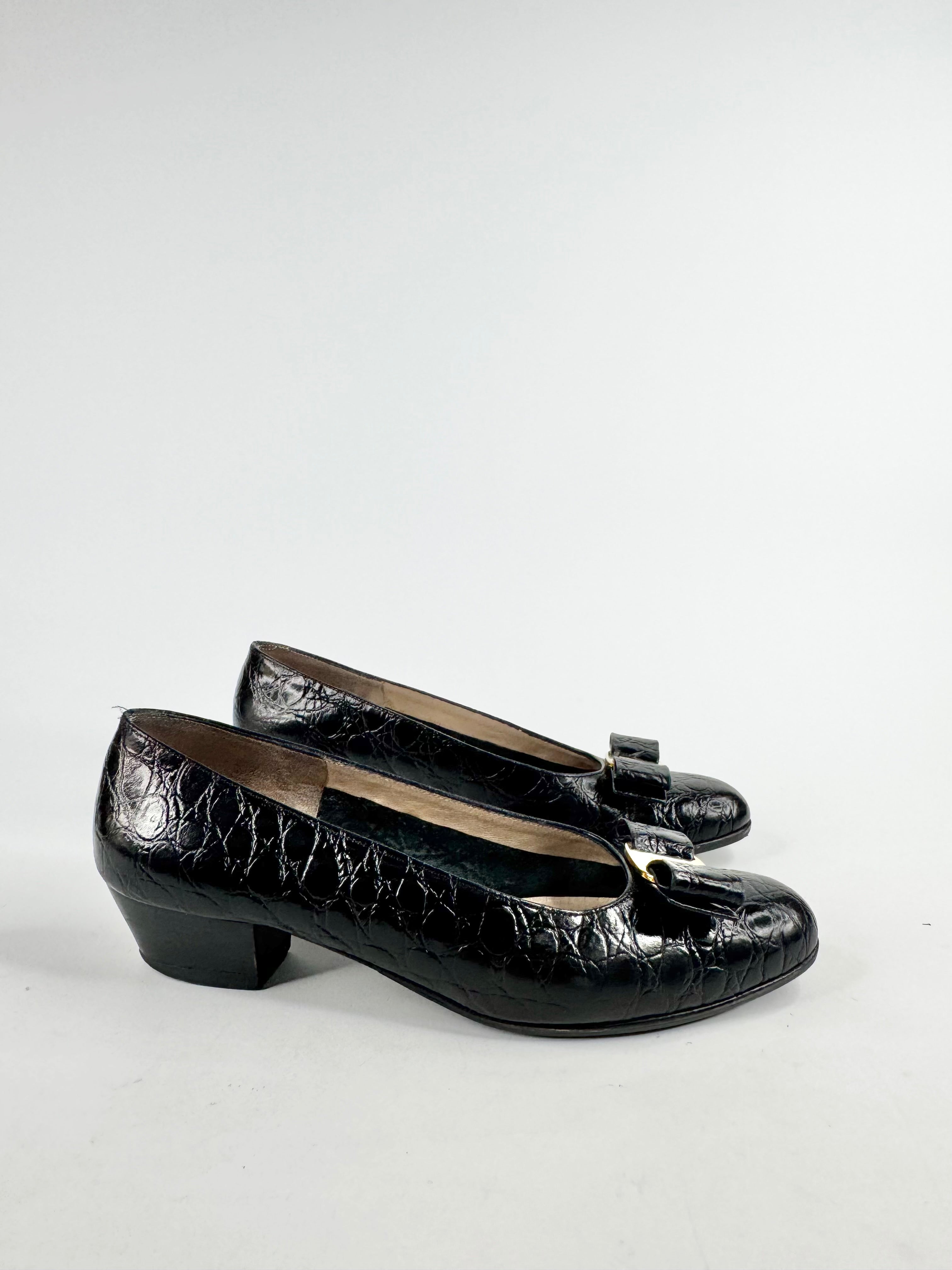 Salvatore Ferragamo Black Textured Pumps - EU37