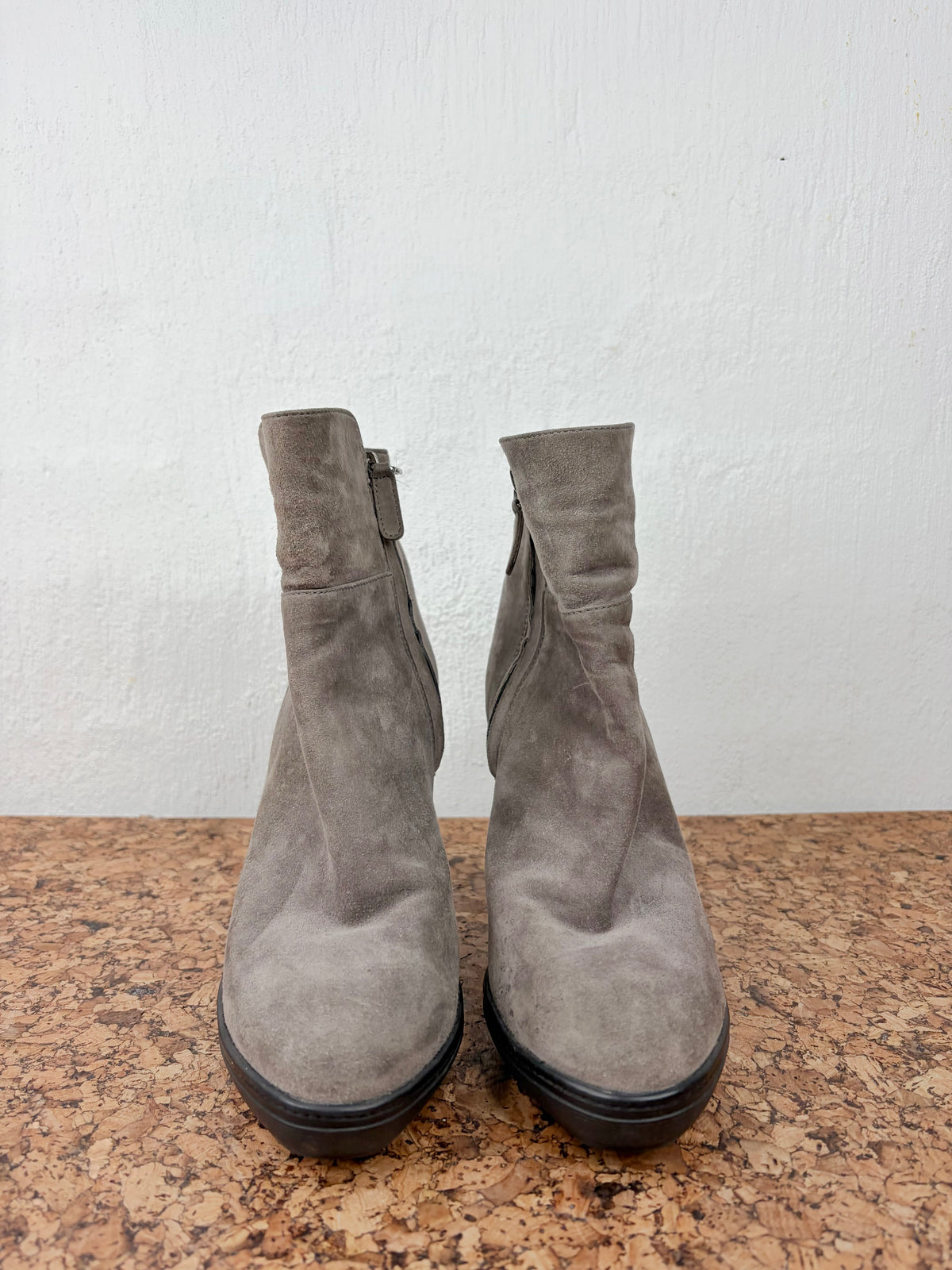 Tod’s Grey Suede Heeled Ankle Boots - EU38