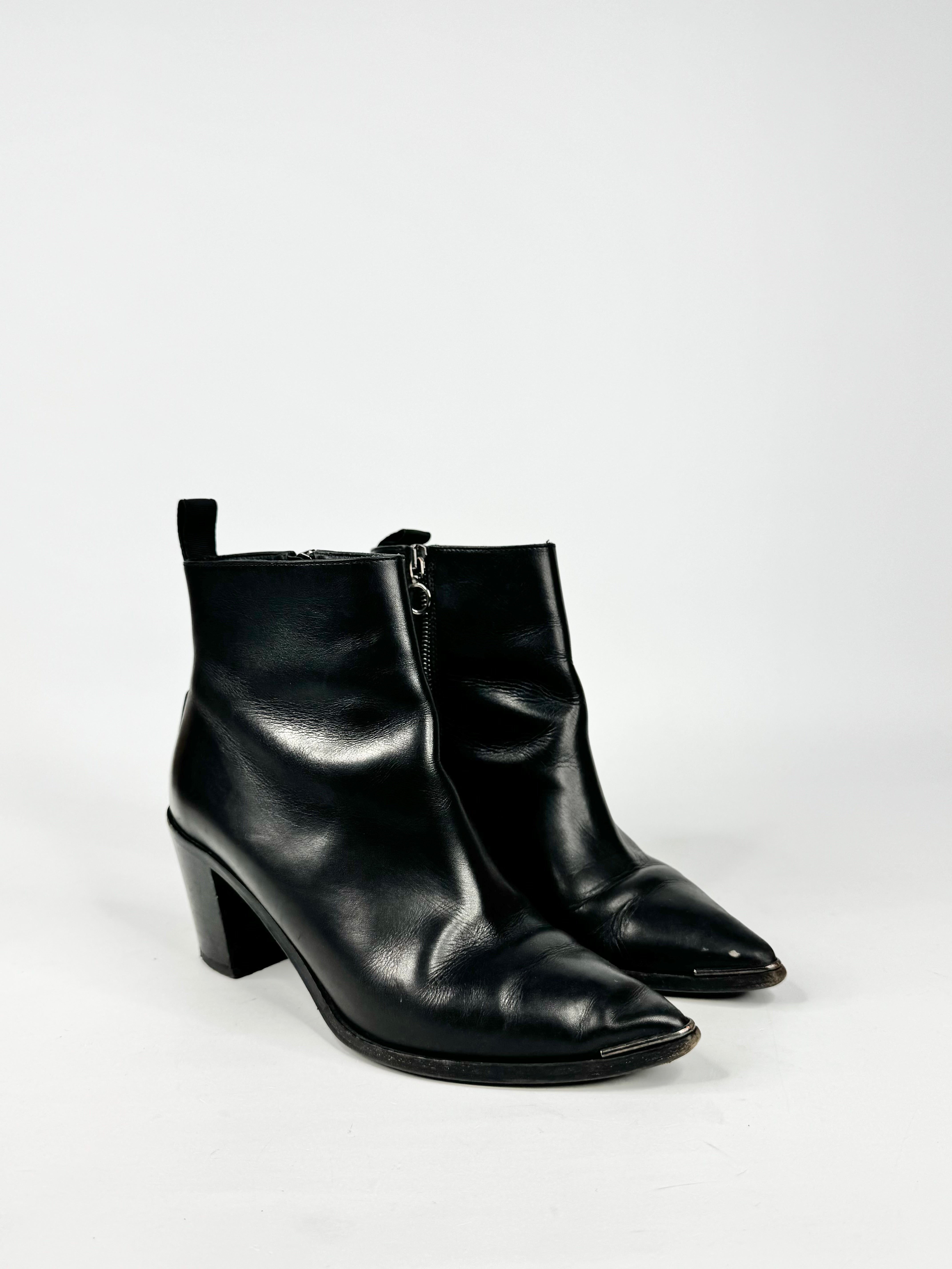 Acne Studios Black Pointed Toe Ankle Boots - EU37