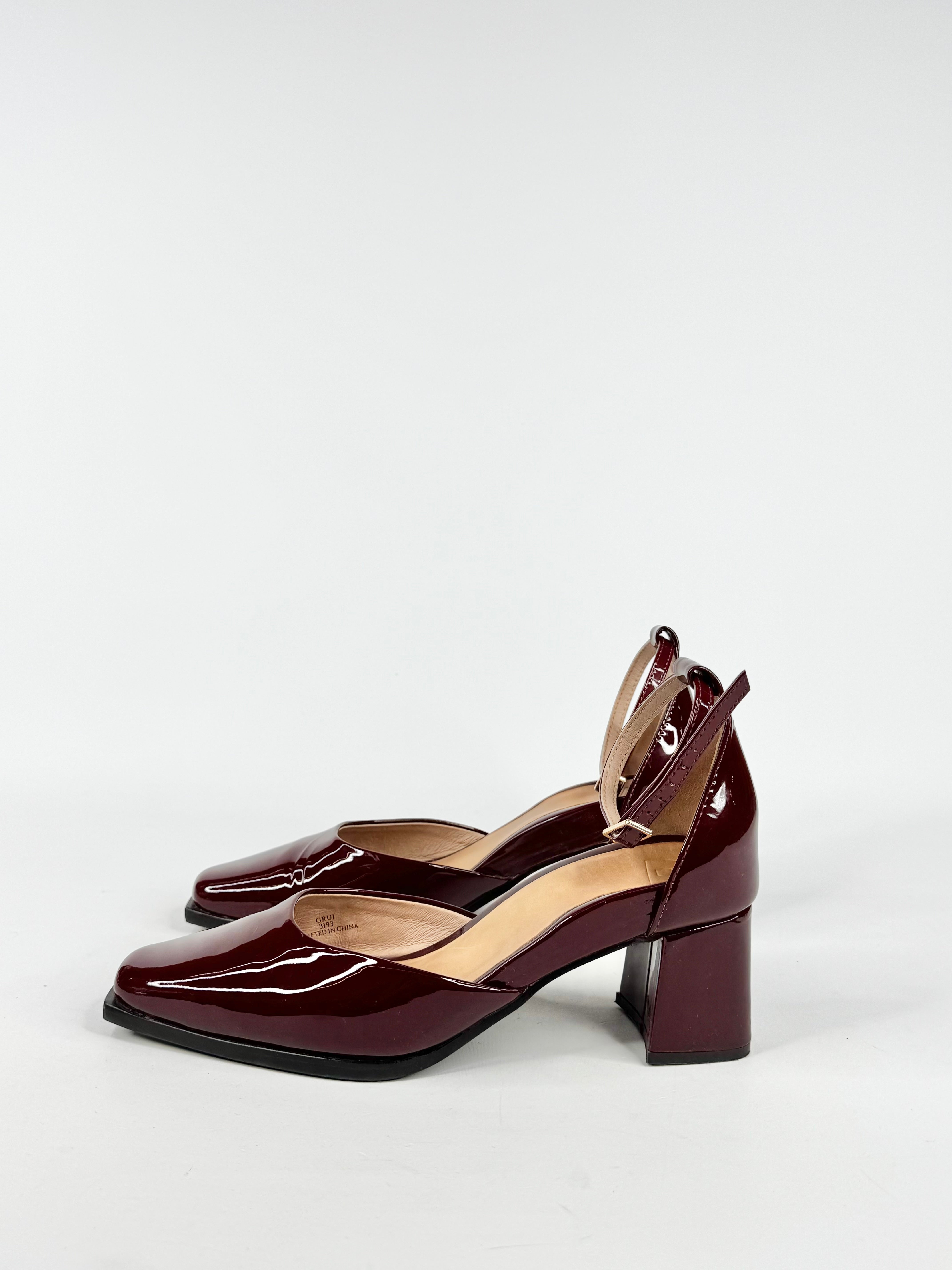 Bared Burgundy Patent Leather Mary Janes - EU37