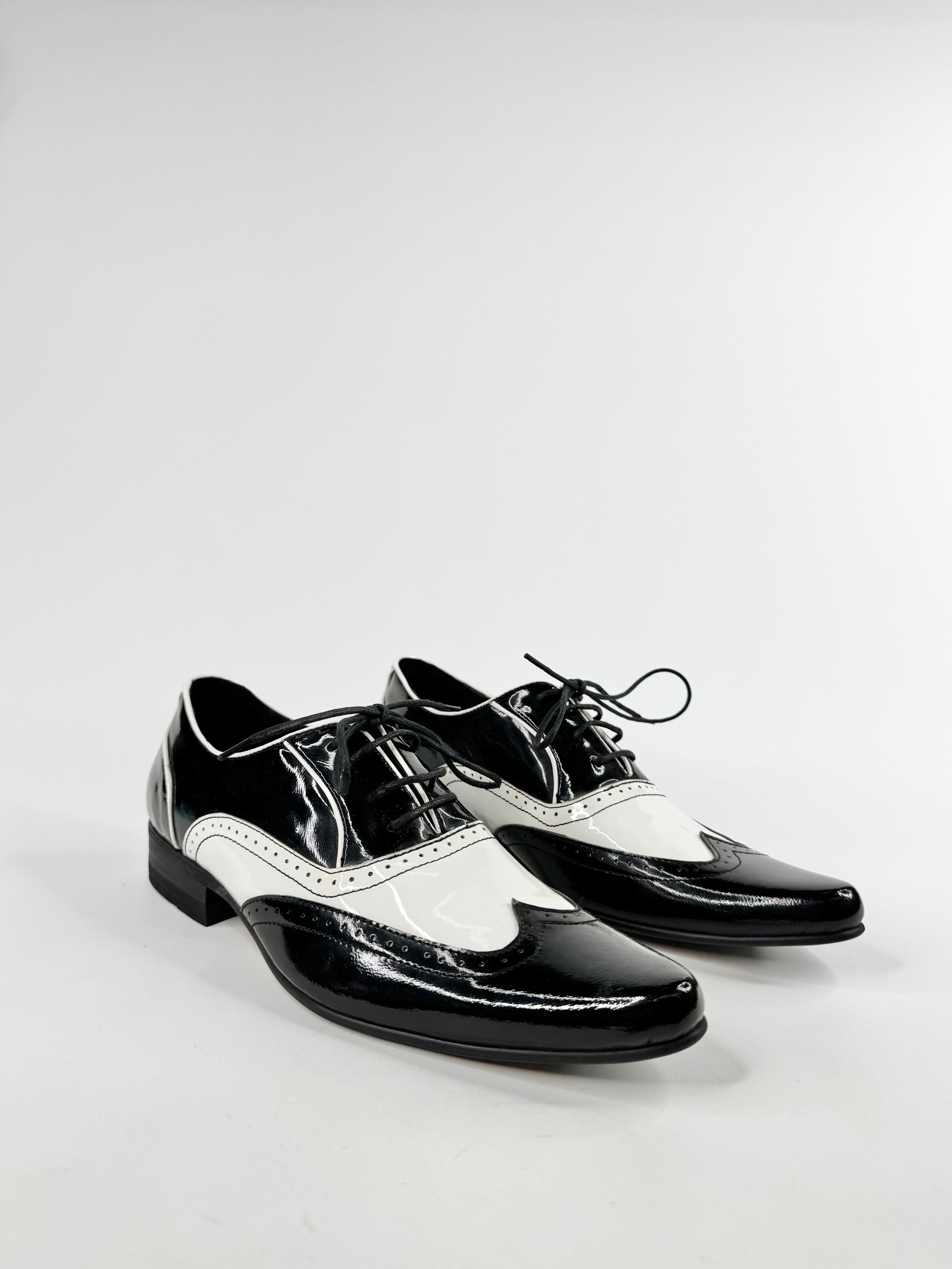Square Australia Black & White 'Tuxedo' Patent Leather Lace Ups - EU39
