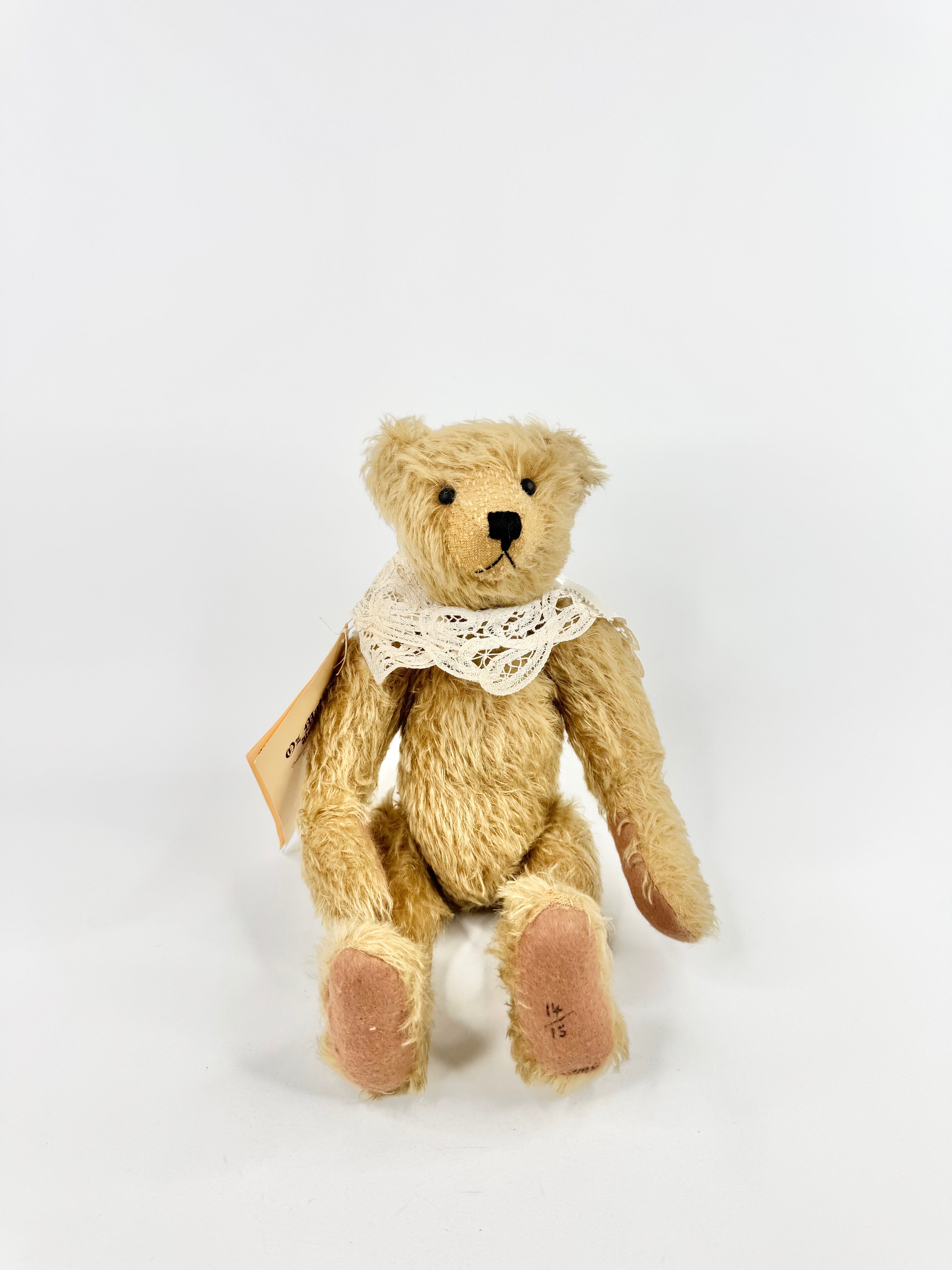 1999 Oz Matilda Bear Co 'Lily' Victorian Traditional Bear