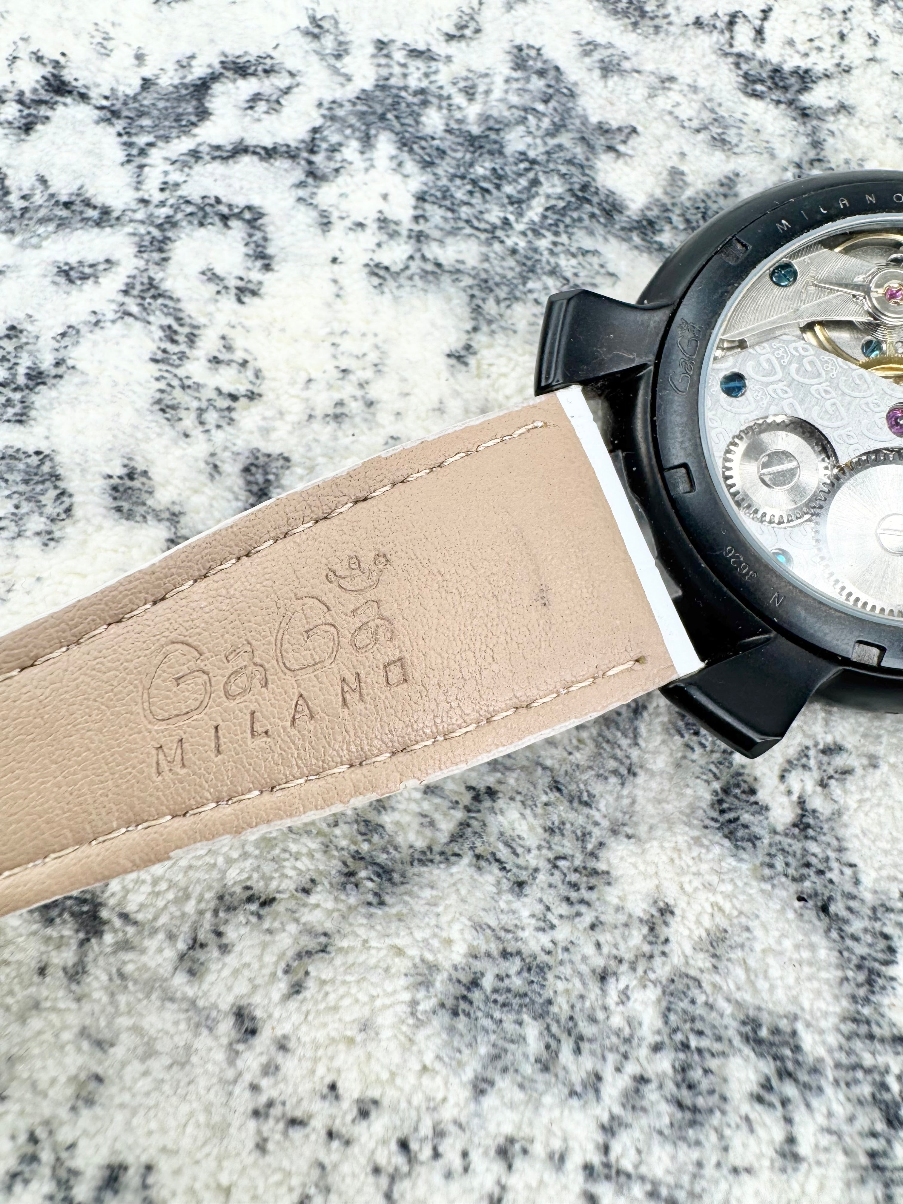 Gaga Milano Italy XL Gold Face Multicolour Numeral Manuale Meccanico Watch
