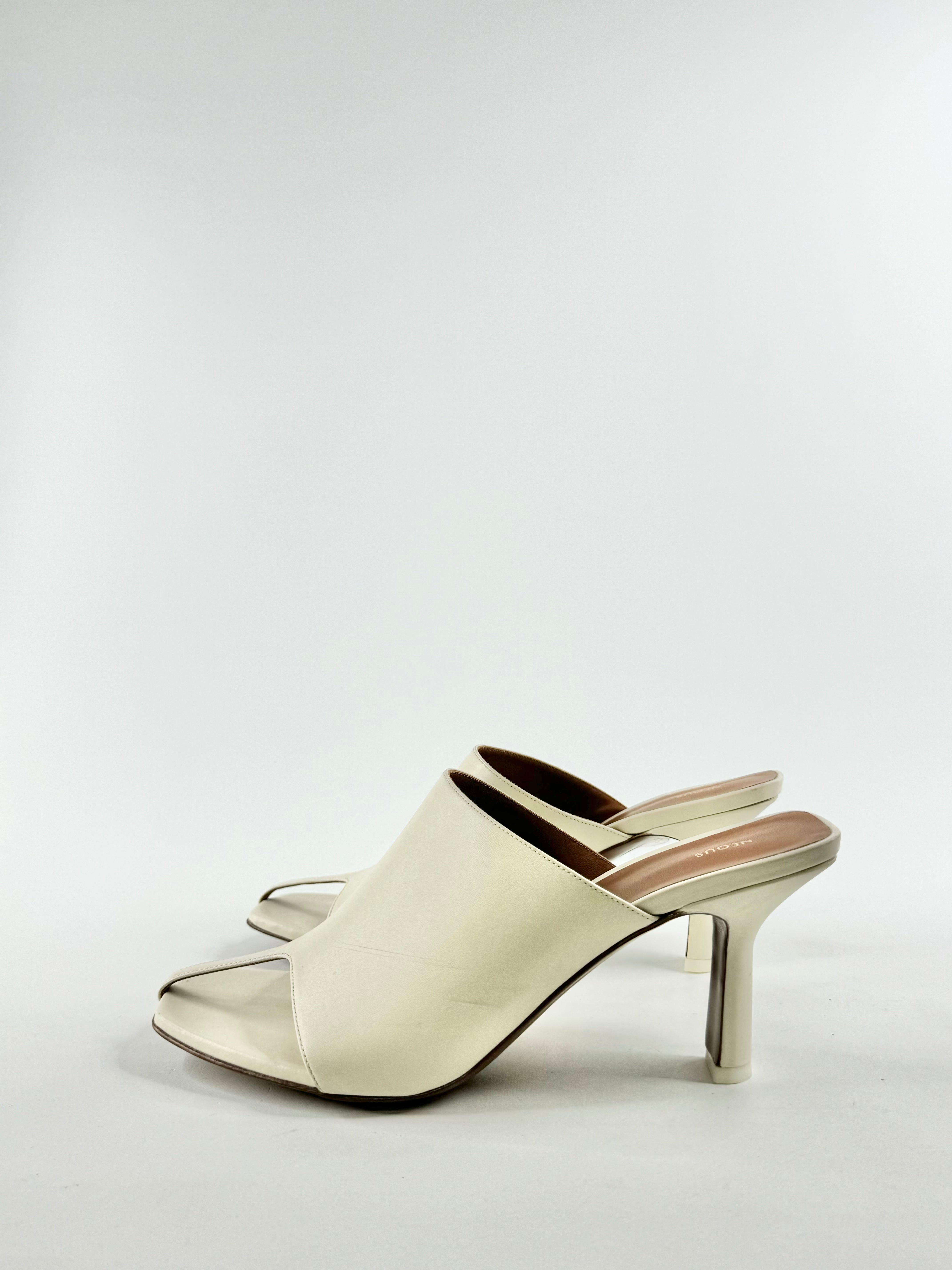 Neous Cream 'Jamuel' T-Bar Mules NWT - EU41