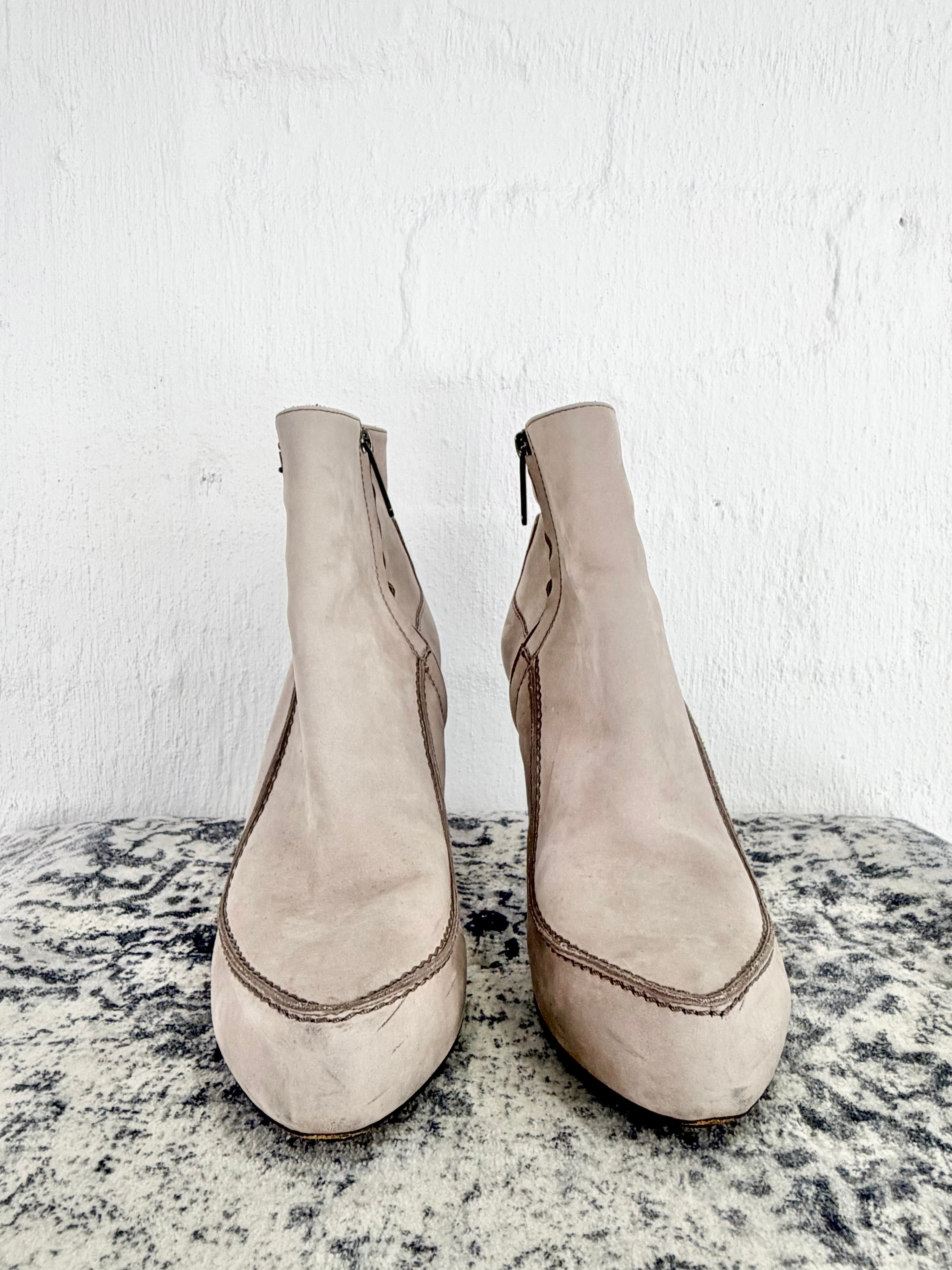 Tod’s Off White Buckle Embellished Ankle Boots - EU38.5
