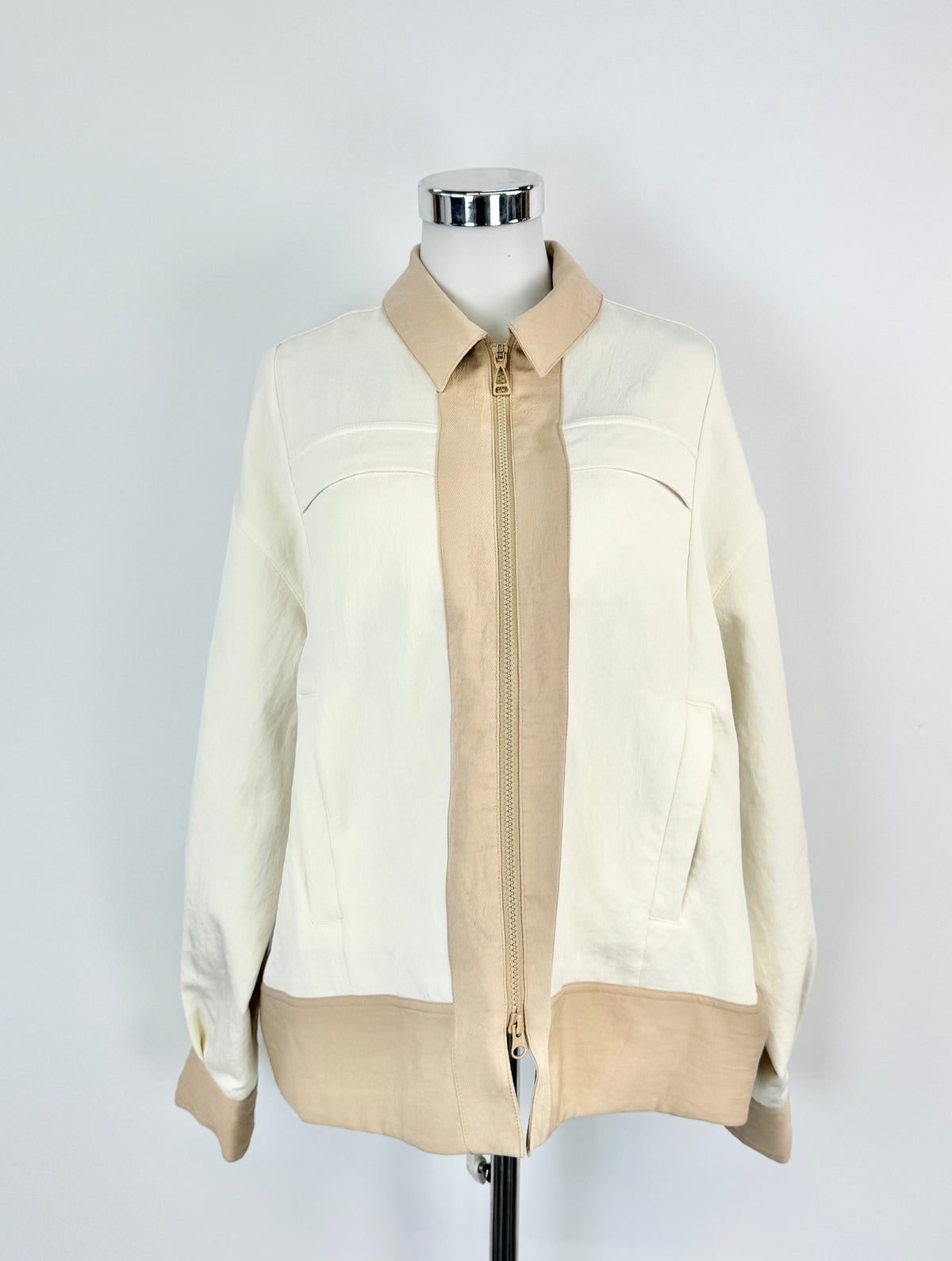 Air Jordan Cream & Beige Jacket - M