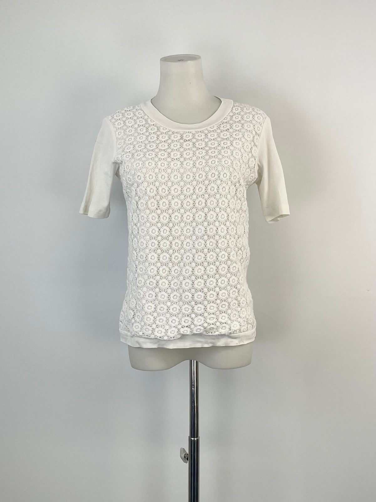 See By Chloé White Embroidered Floral Lattice-Front Top - AU10