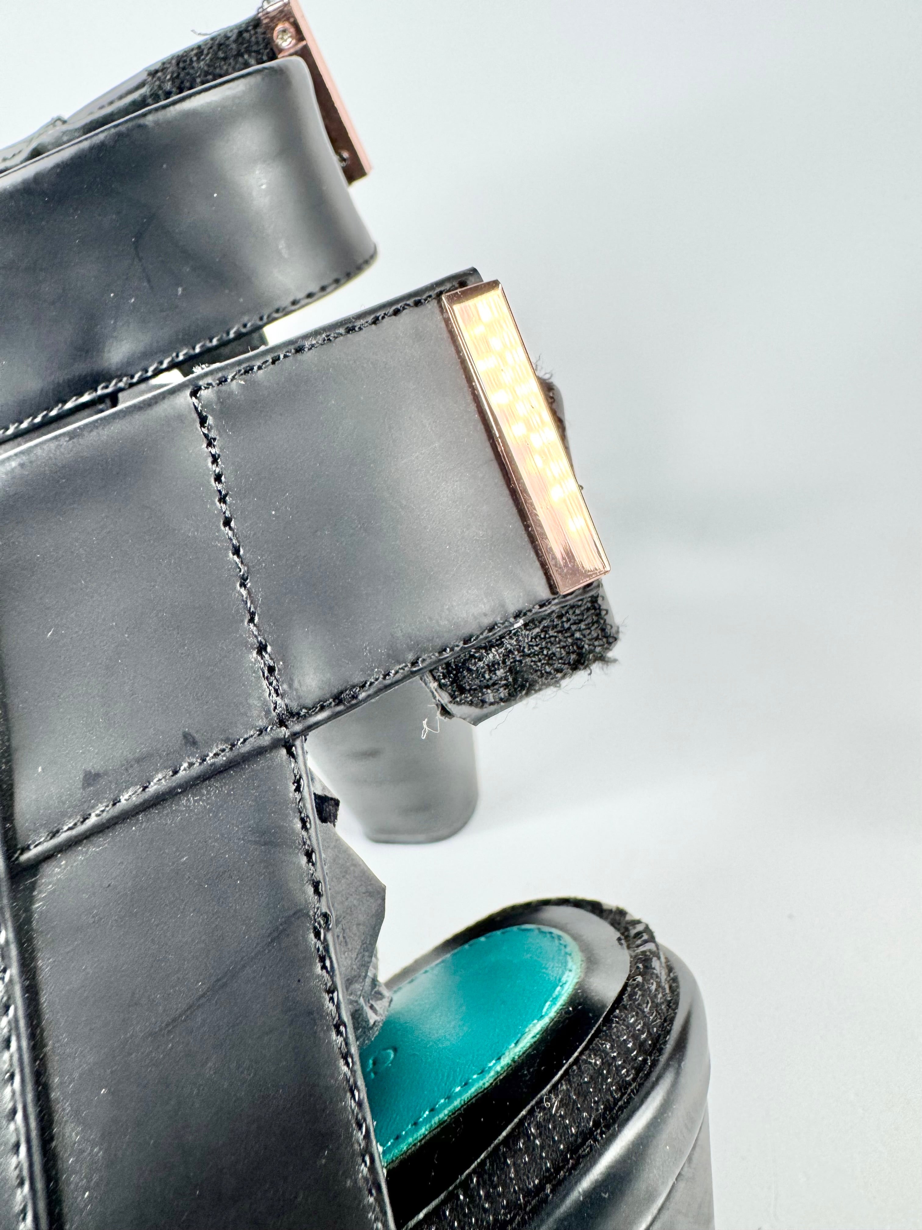 Ginger & Smart Black 'Odessy' Heeled Sandals - EU40