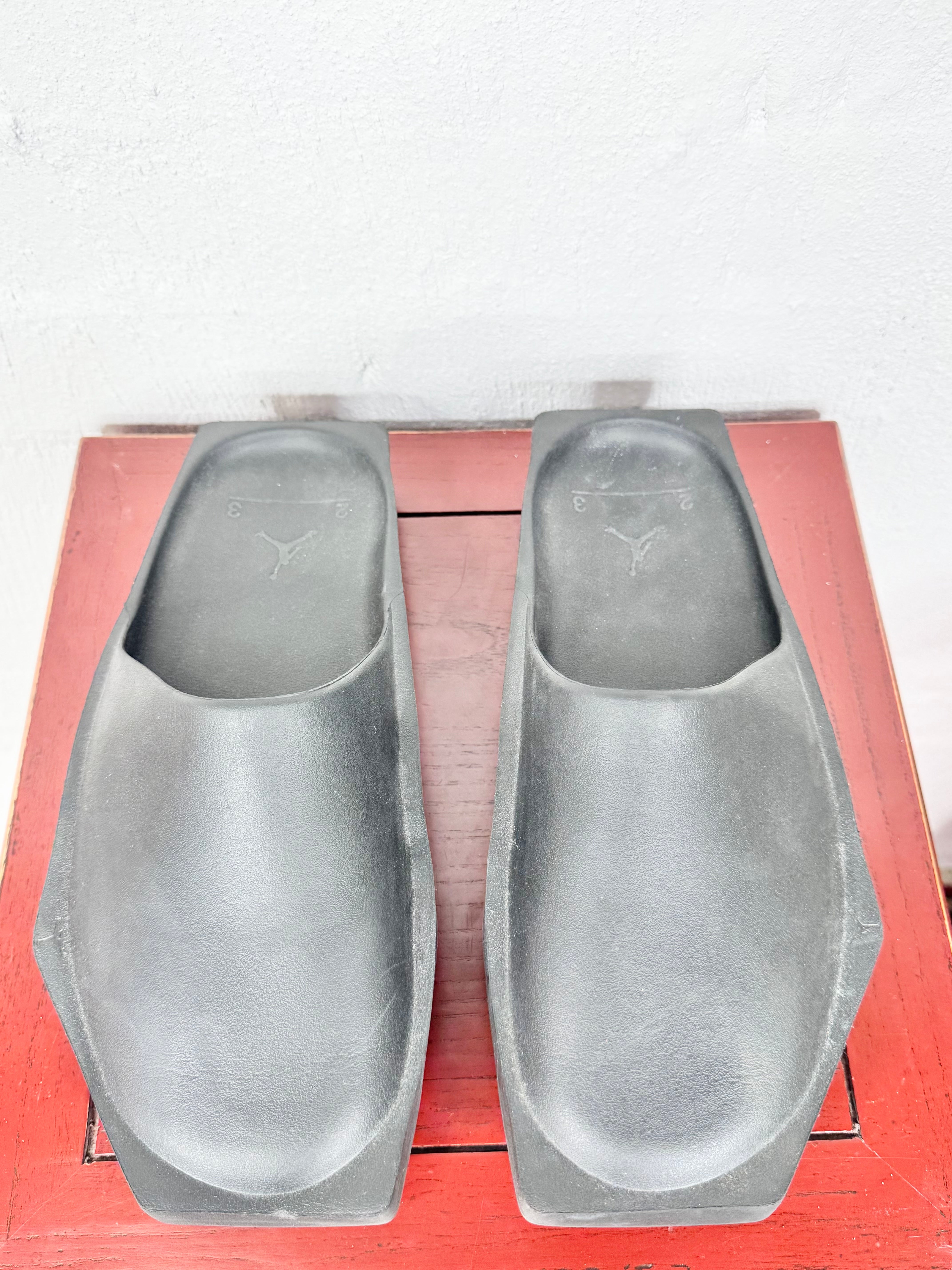 Billie Eilish x Jordans Black Hex Mules - EU