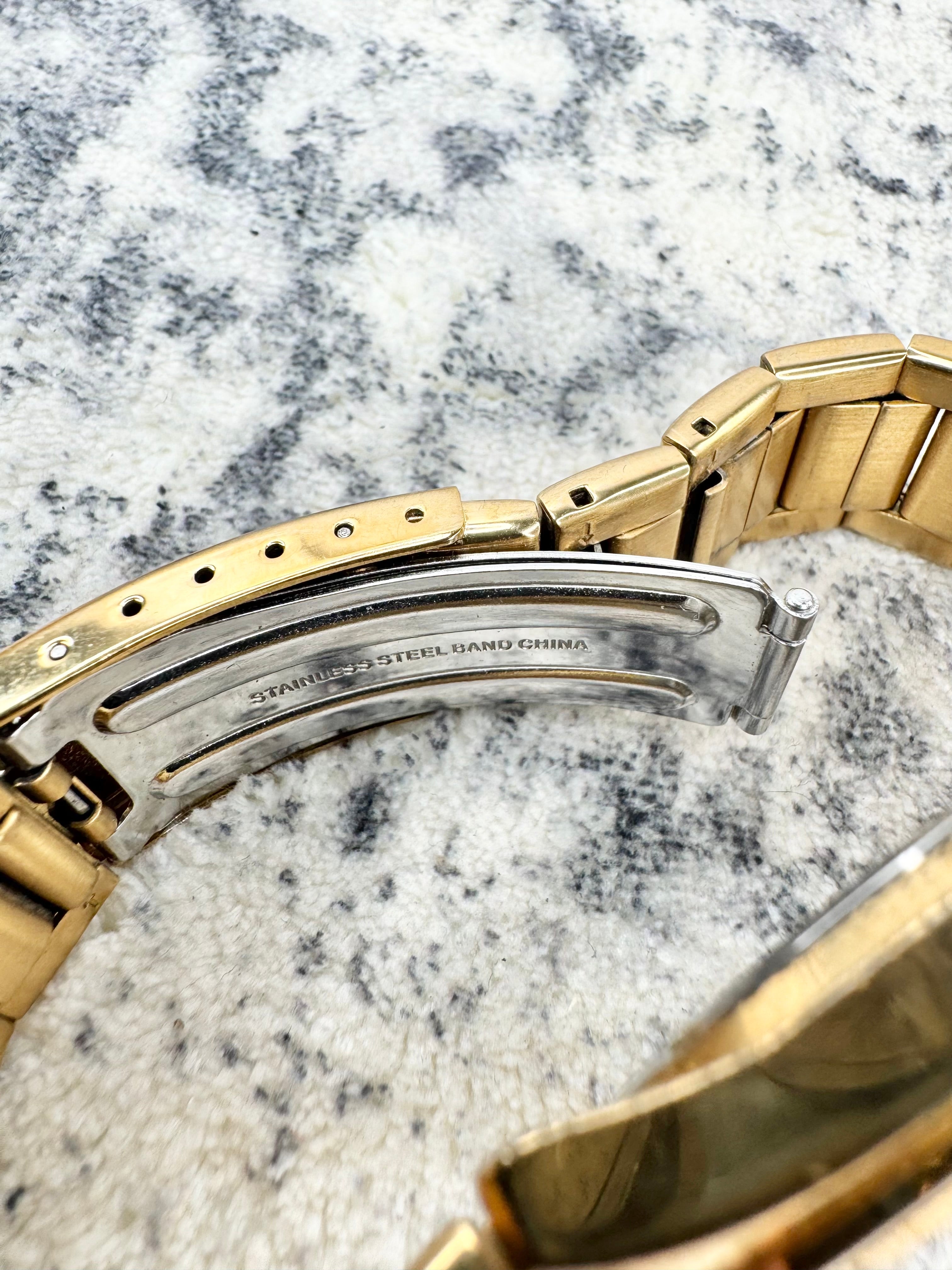 Pulsar Gold Toned Watch Vj33-X004 Watch
