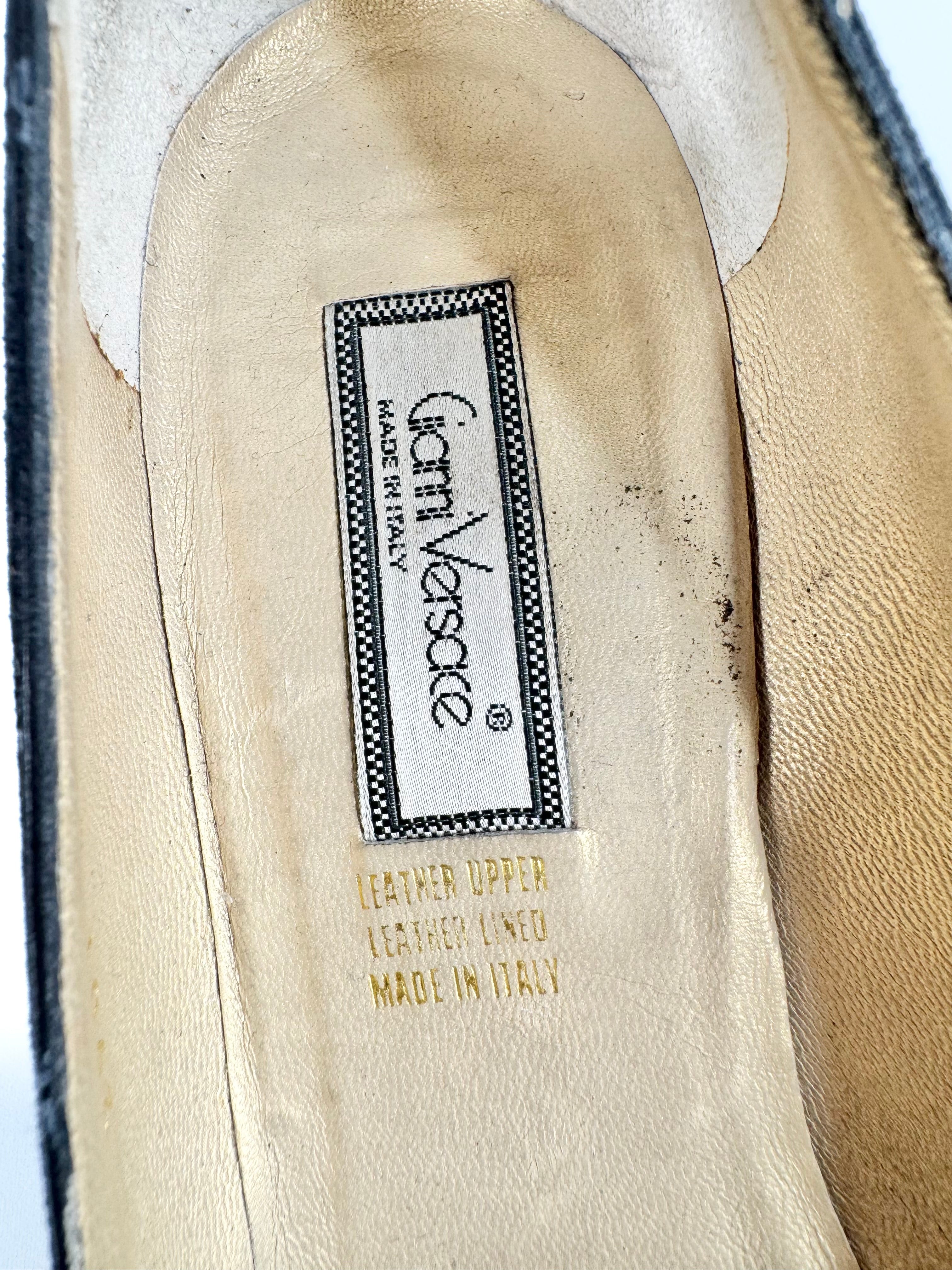 Vintage 80s Gianni Versace Black & Silver Rose Patterned French Heel Pumps - EU39.5