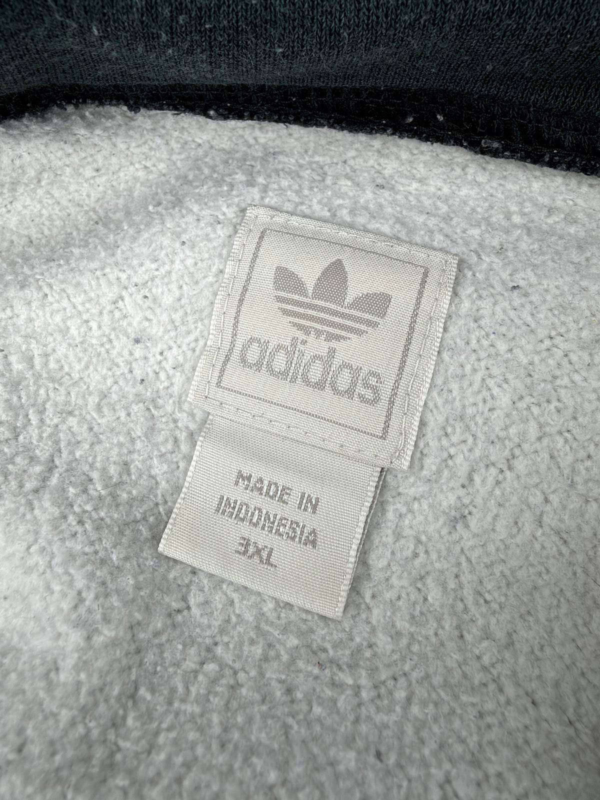 Vintage Adidas White Black & Yellow Sweatshirt - 3XL