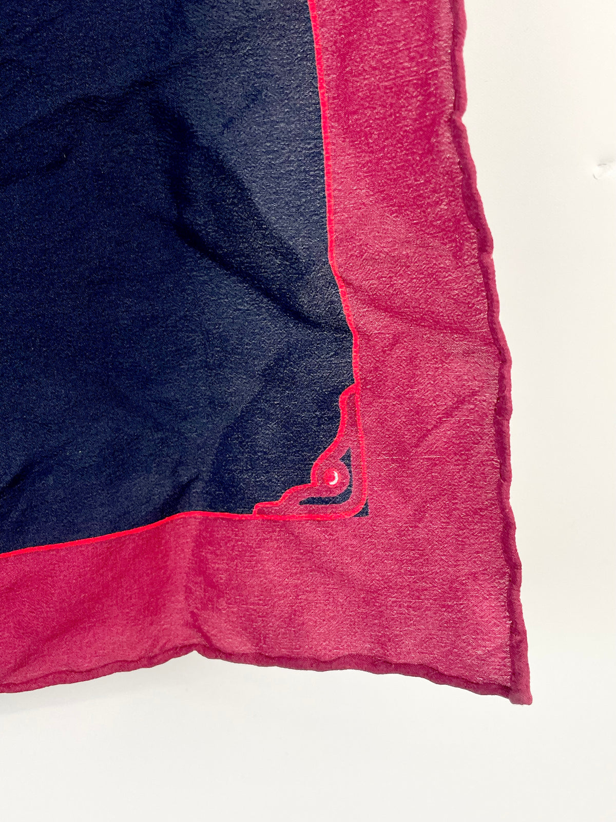Must de Cartier Vintage Navy & Maroon Twin-Jaguars Silk Scarf