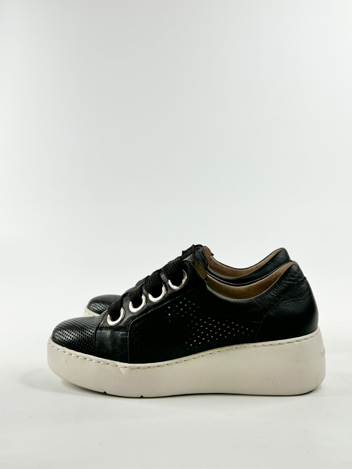 Wonders Fly Black Perforated Leather Lace Ups - EU37