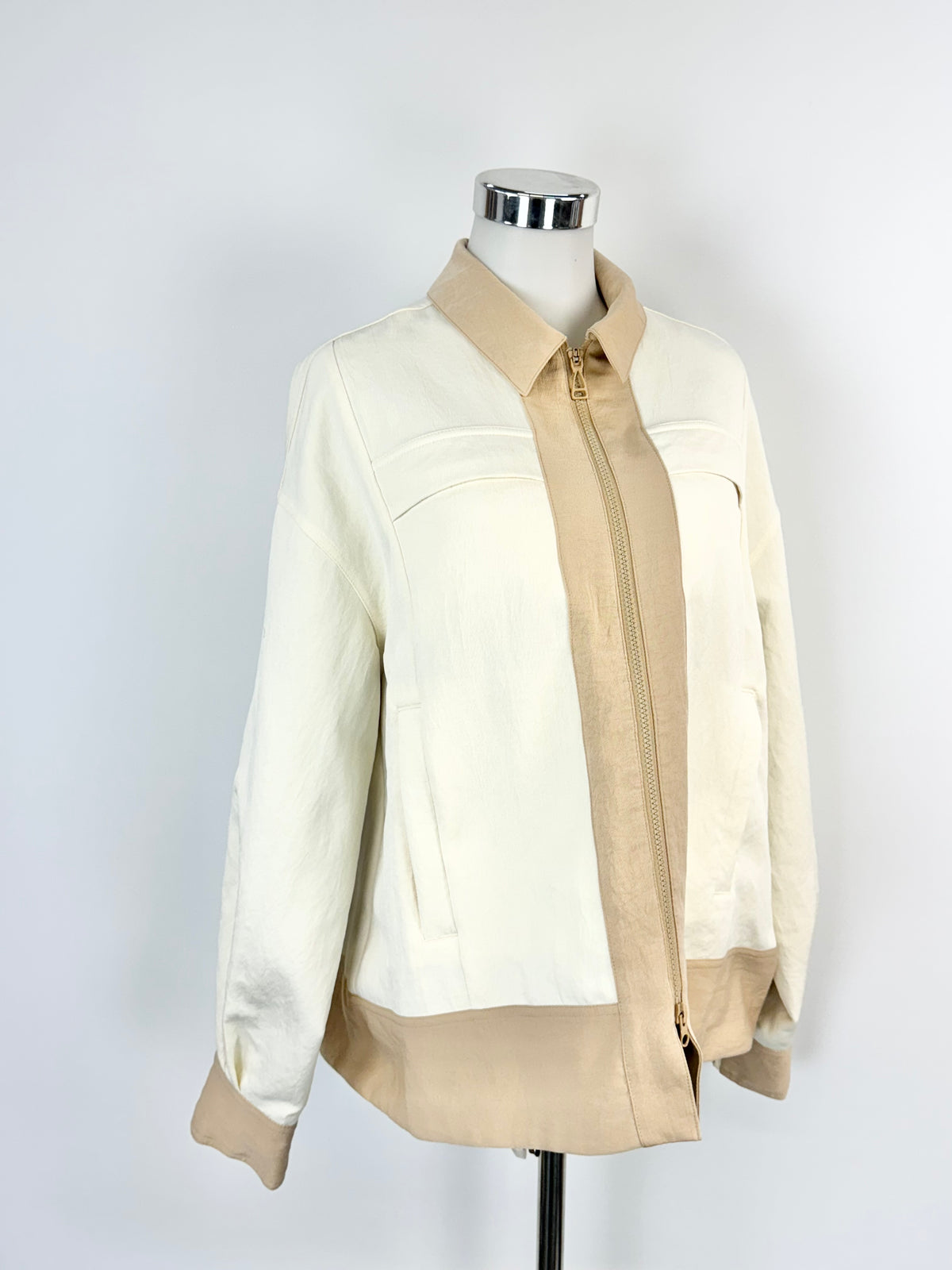 Air Jordan Cream & Beige Jacket - M
