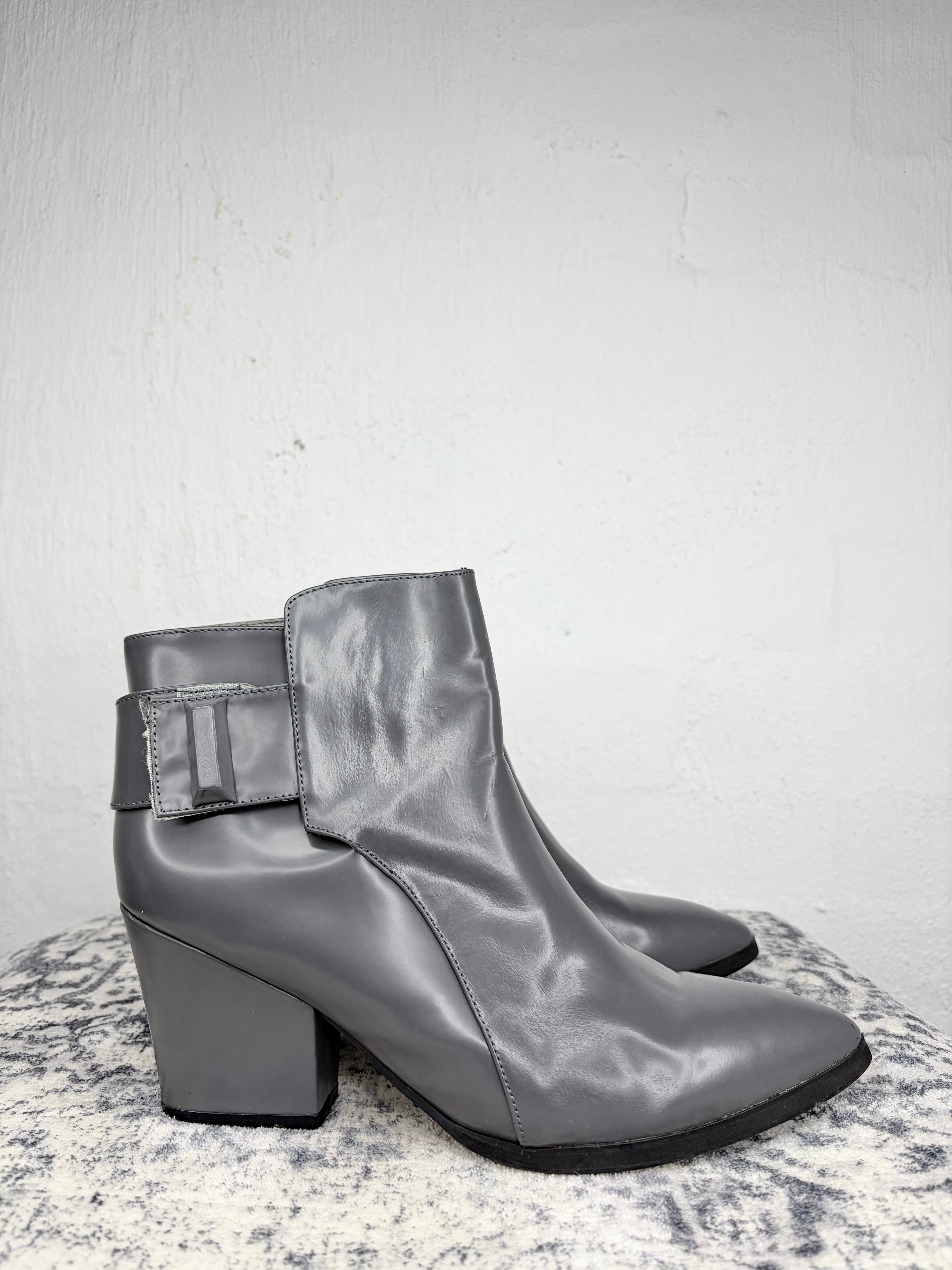 Ginger & Smart Thunderstorm Grey Ankle Boots - EU41