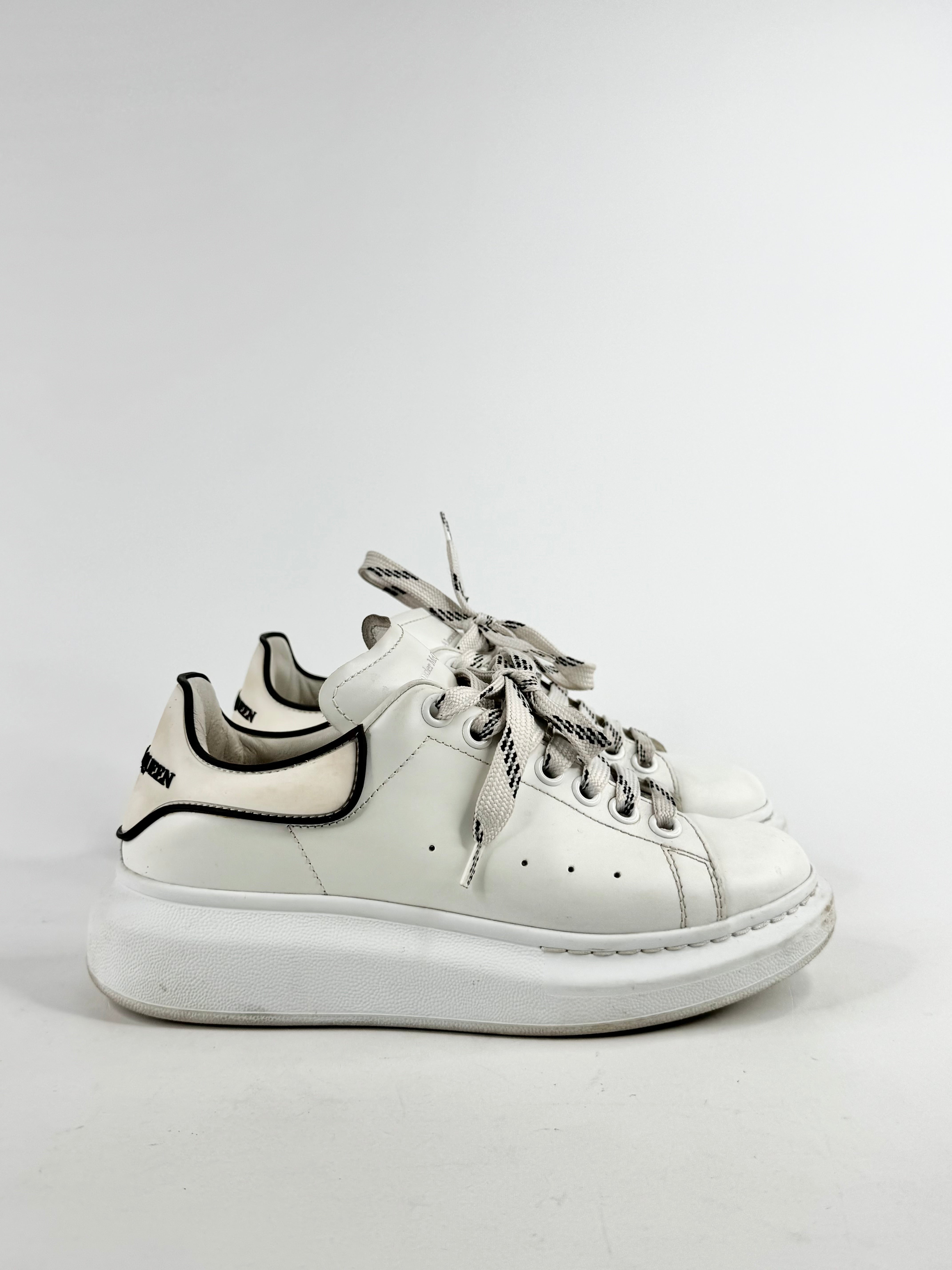 Alexander McQueen White Oversized 'Larry' Oversized Sneakers - EU37