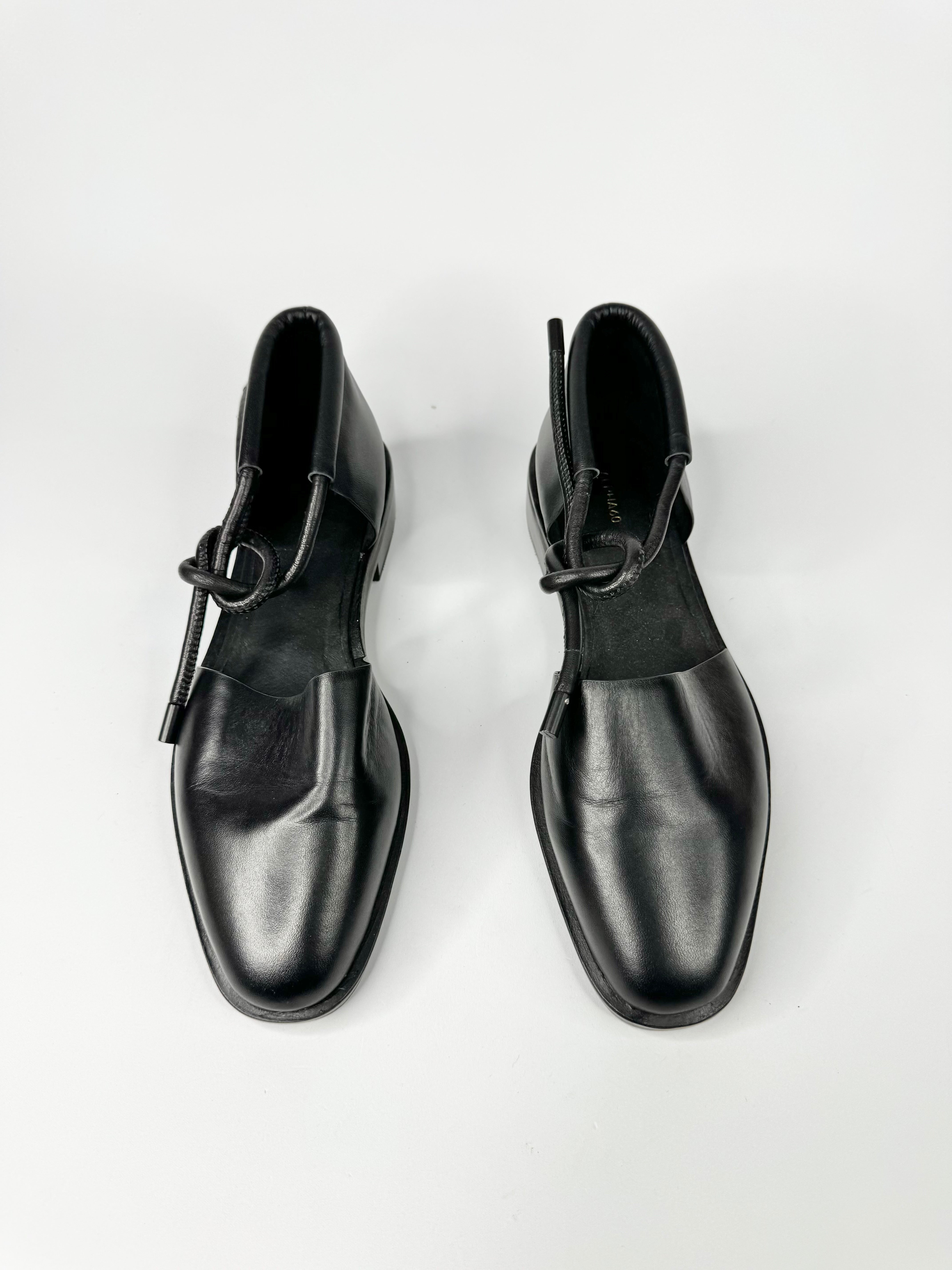 Alpha 60 Smooth Black Leather Cut Out Shoes - EU38