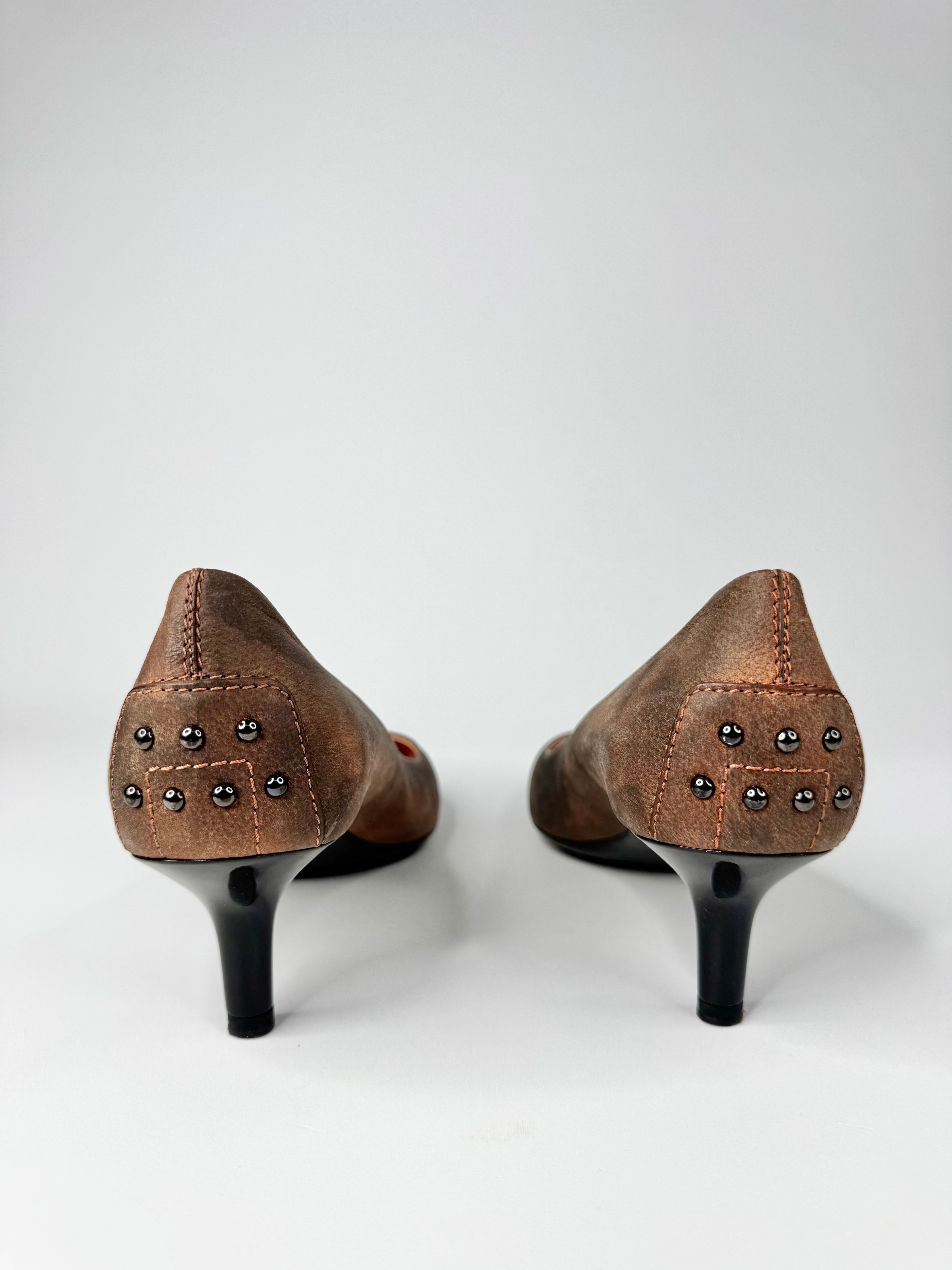 Tod's Deep Brown Distressed Leather Pumps - EU40