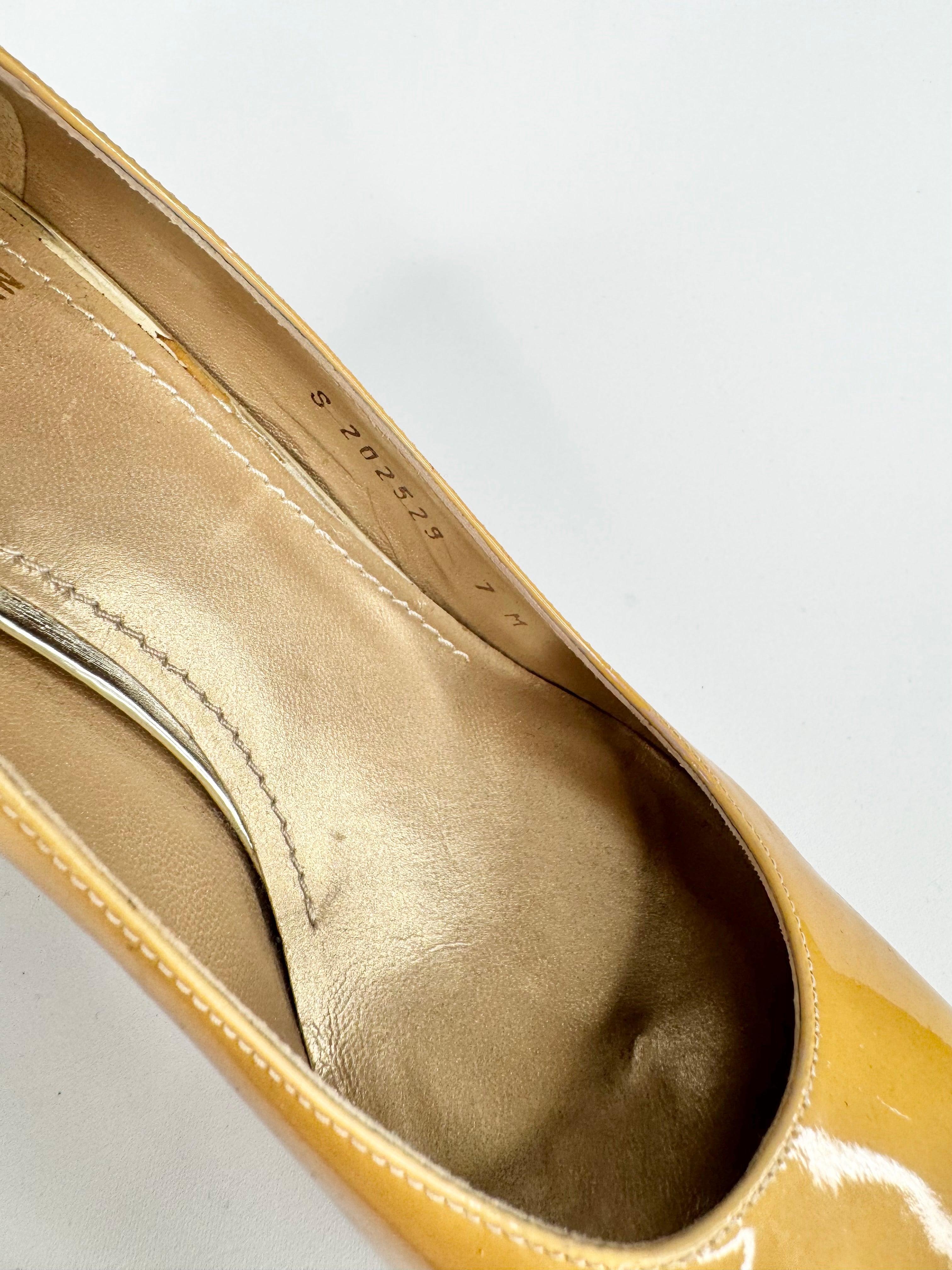 Stuart Weitzman Butter Yellow Patent Leather Pumps - EU37.5