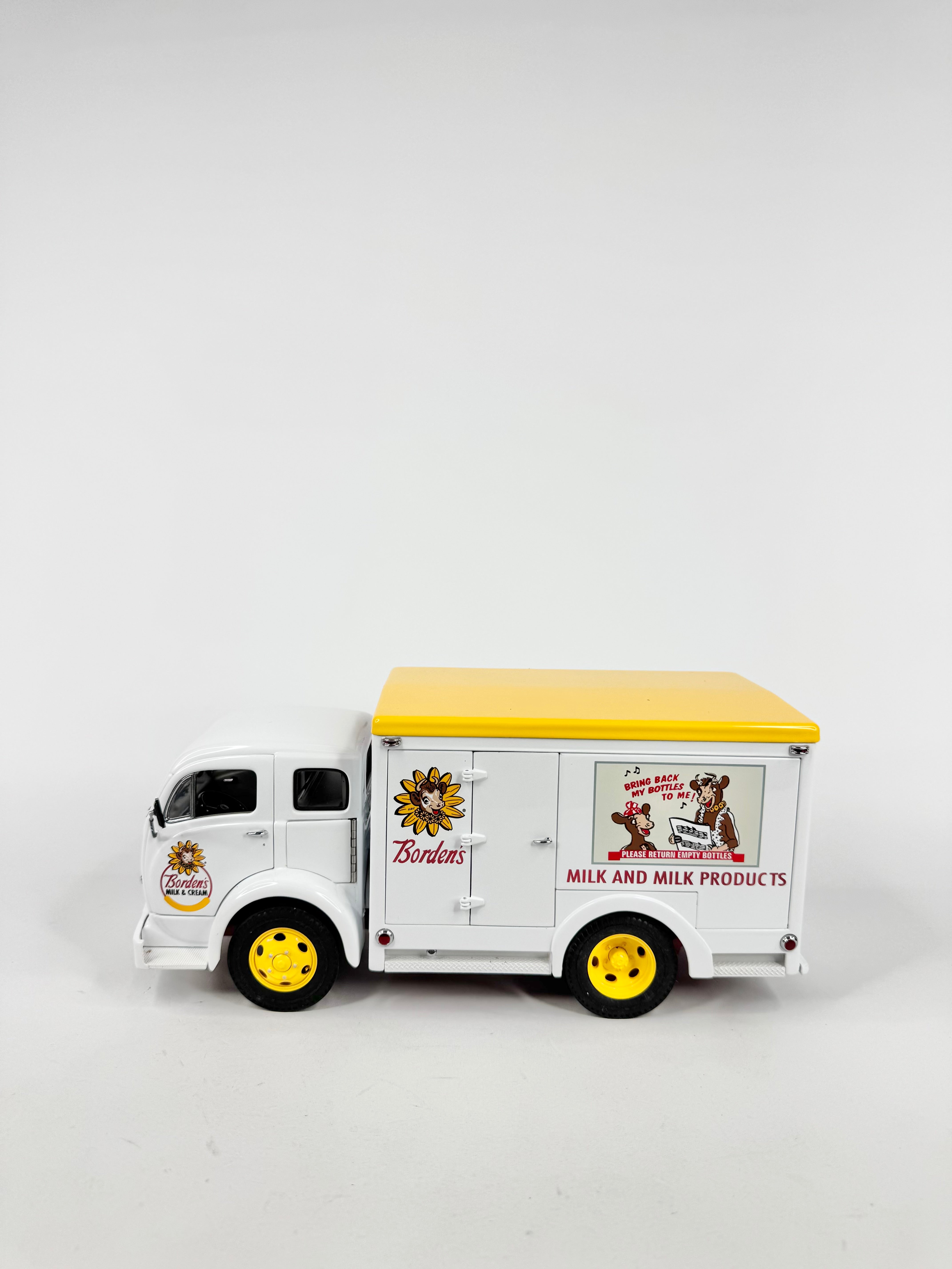 Danbury Mint 1955 Borden's Milk Truck Collectable Model
