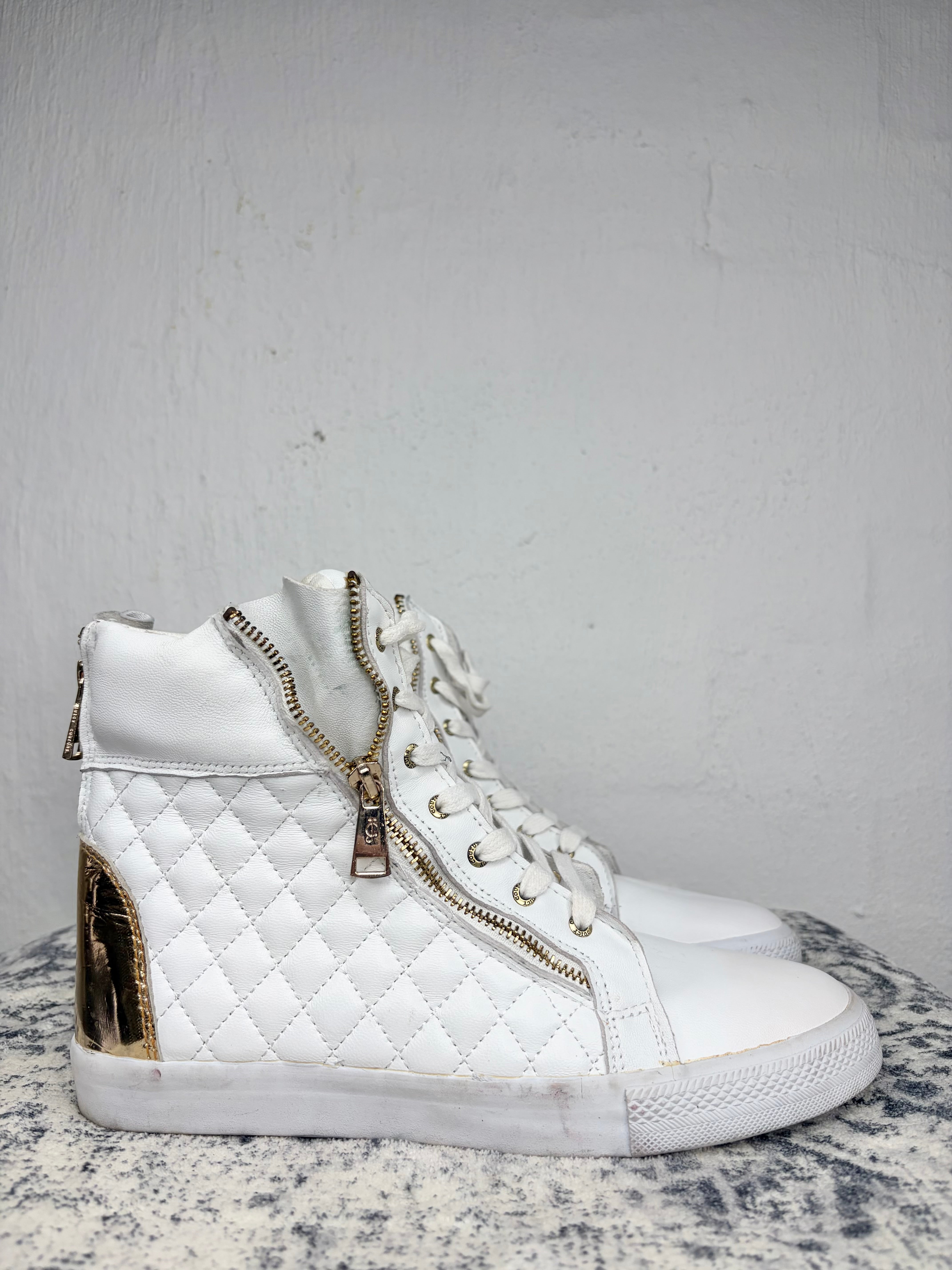 Juicy Couture White Quilted High-Top 'Ilianna' Sneakers - EU40