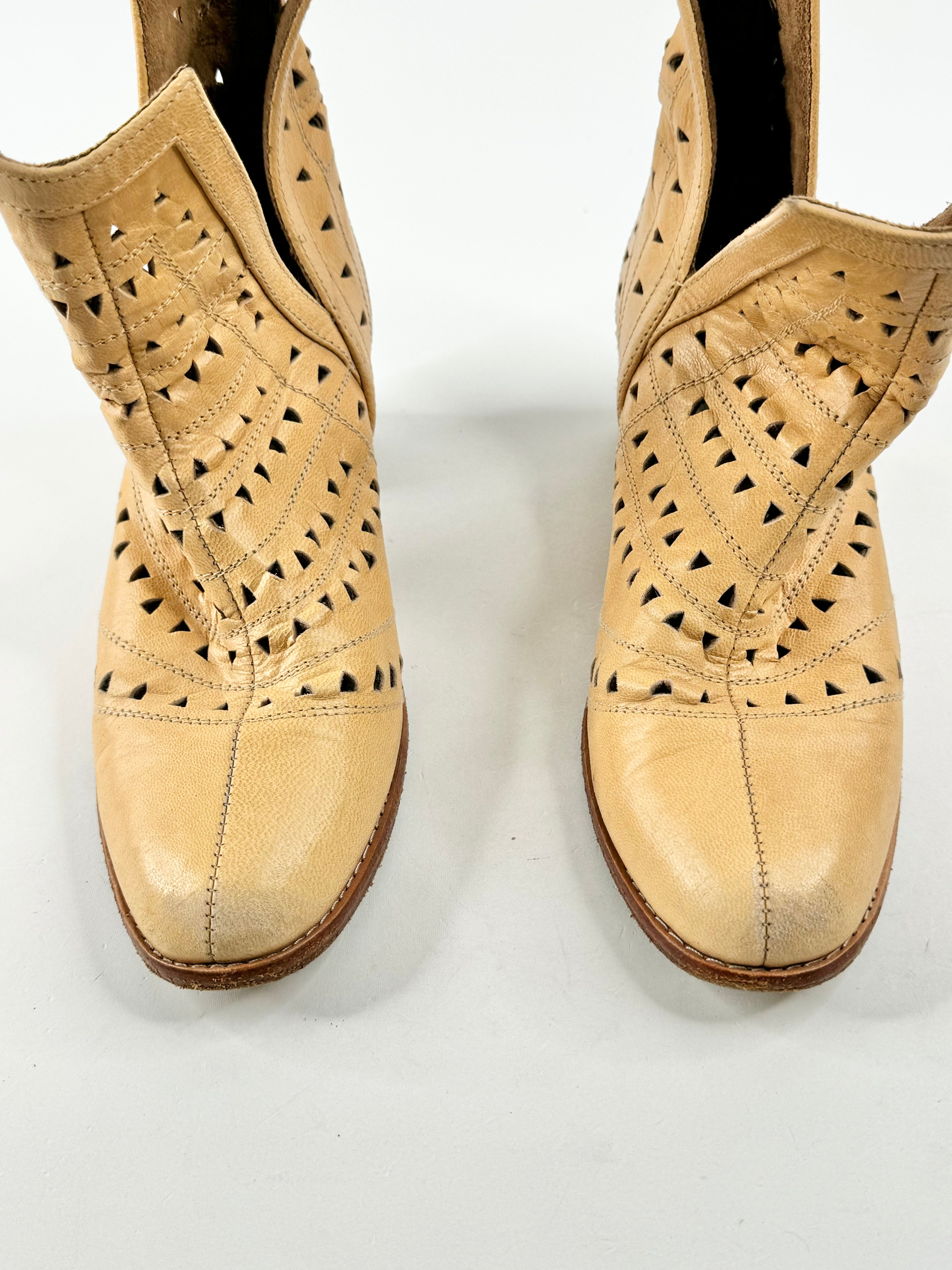Jfahri Mustard Yellow 'Nic Cut' Boots - EU38