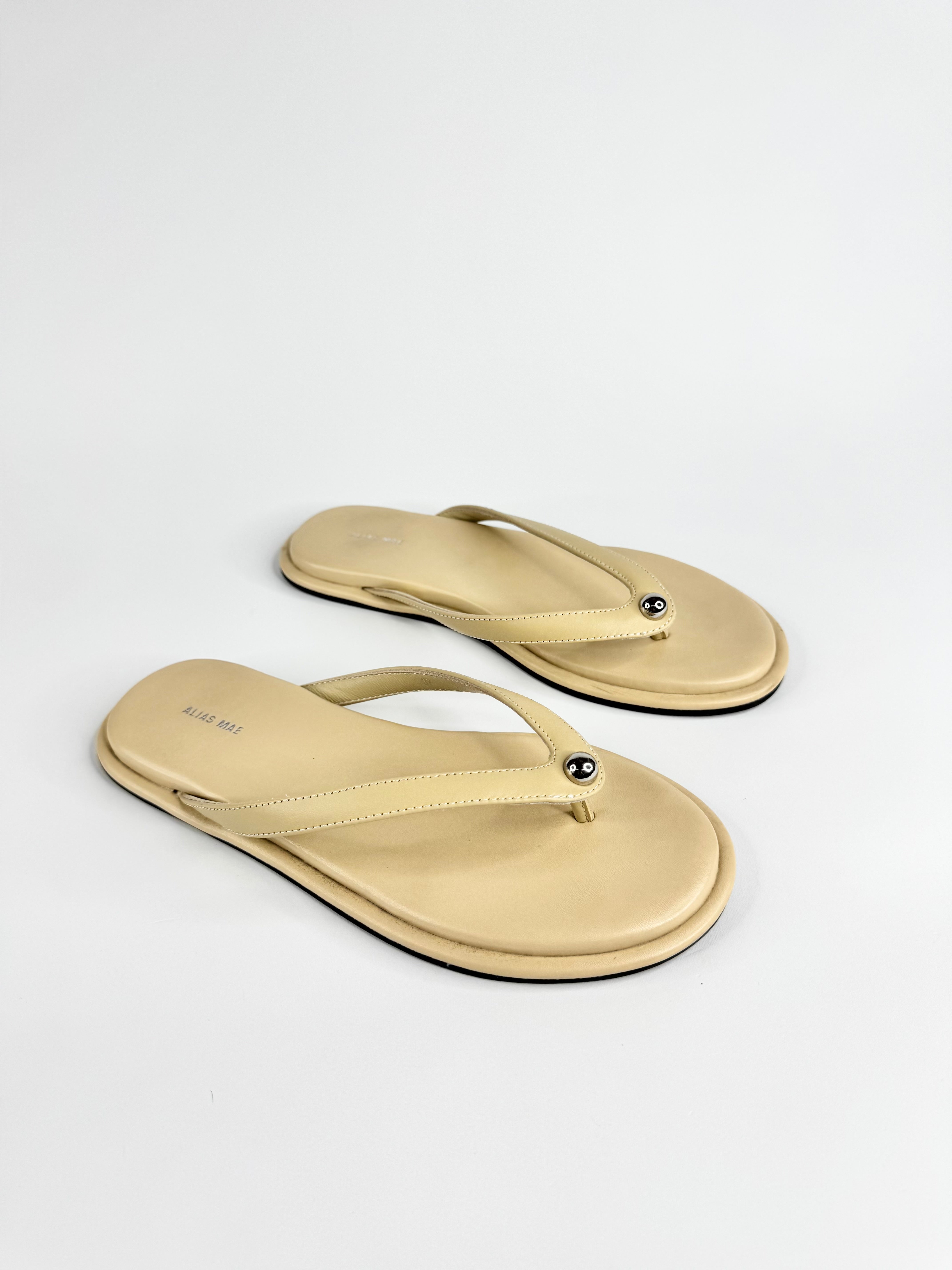 Alias Mae Buttermilk 'Tula' Thongs - EU37