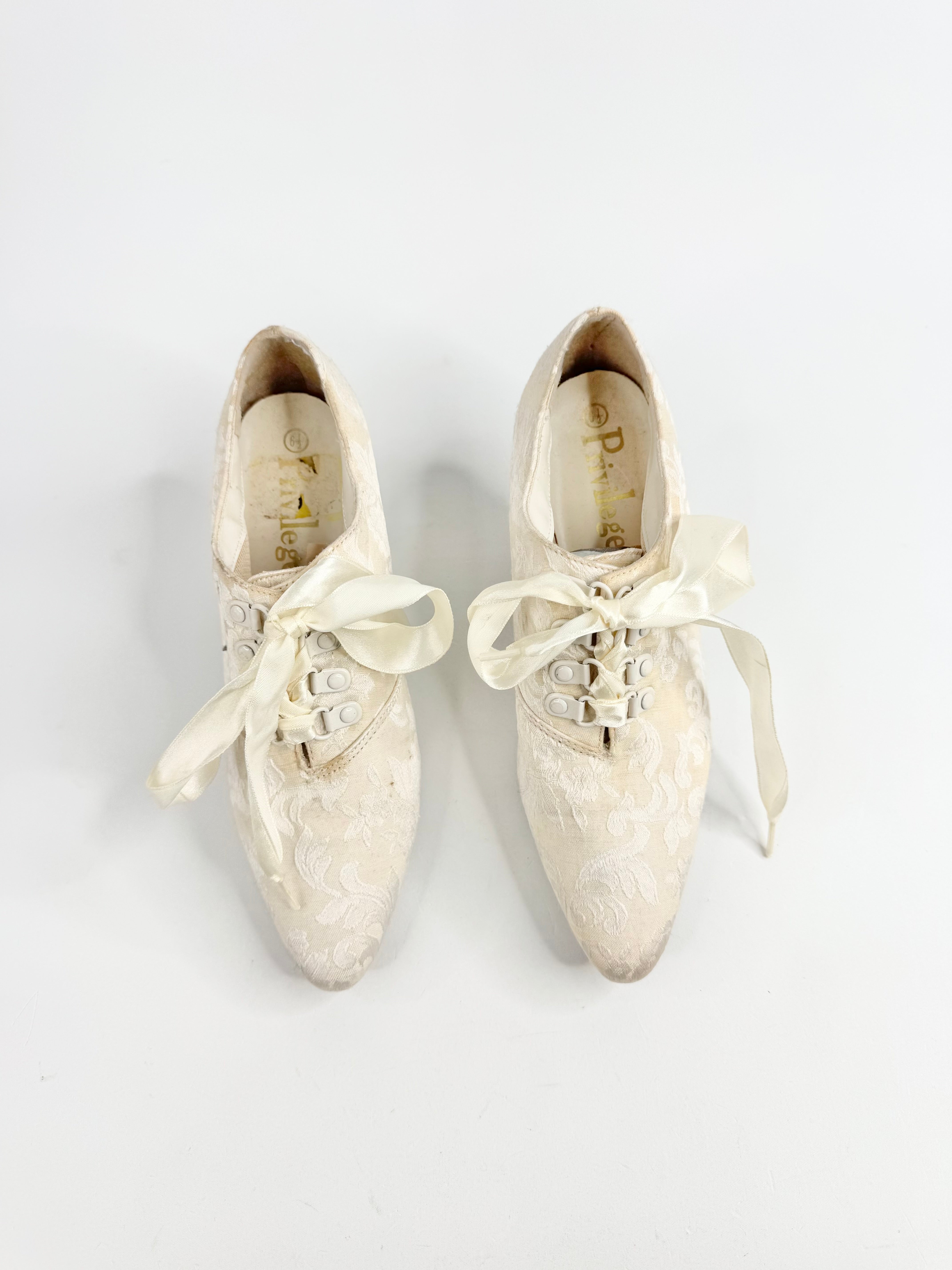 Vintage Privilege Cream & Gold Brocade Ribbon Lace Court Shoes - EU36.5