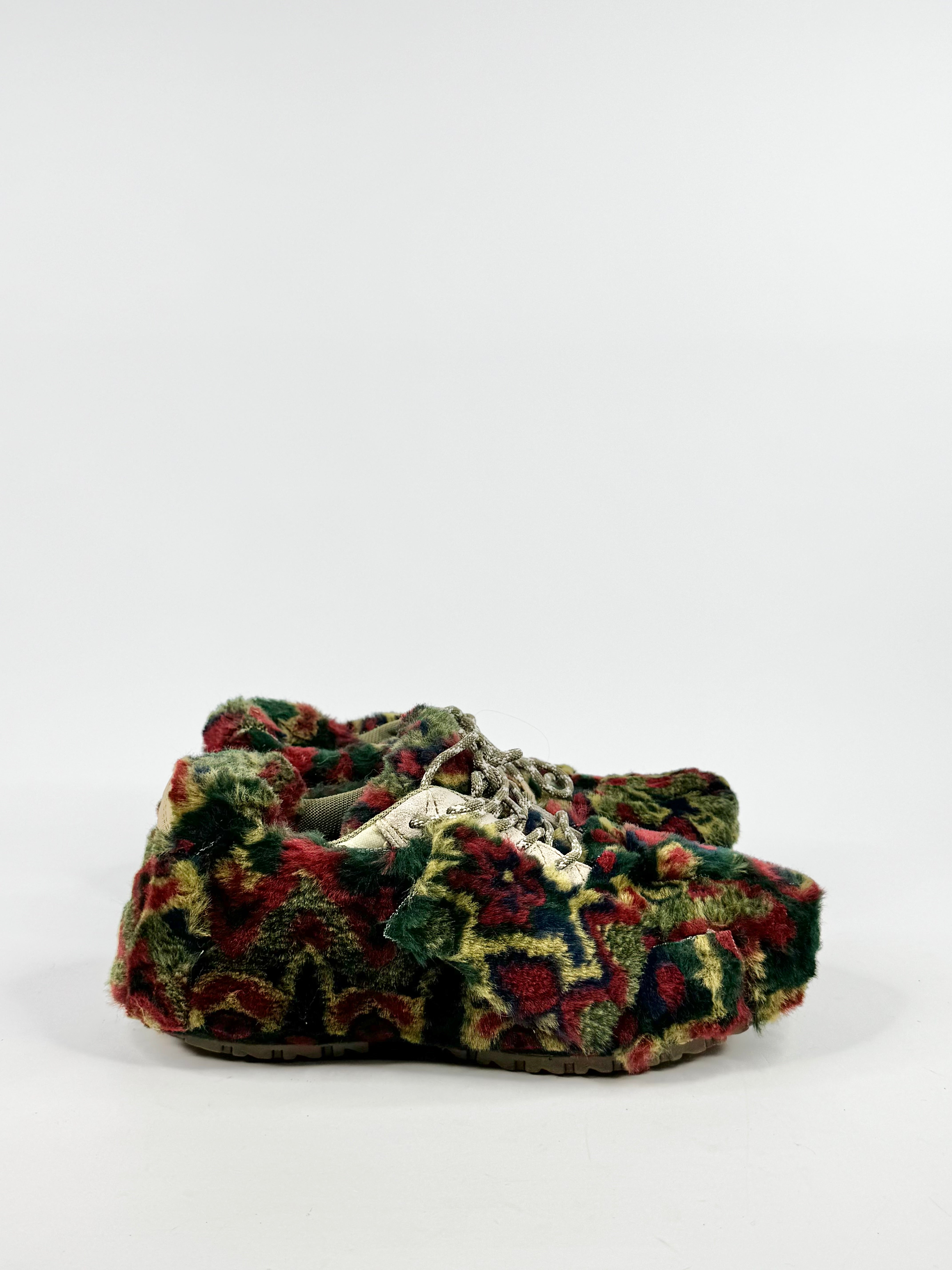 A.P.C Black & Red Faux Fur Sneakers - EU44