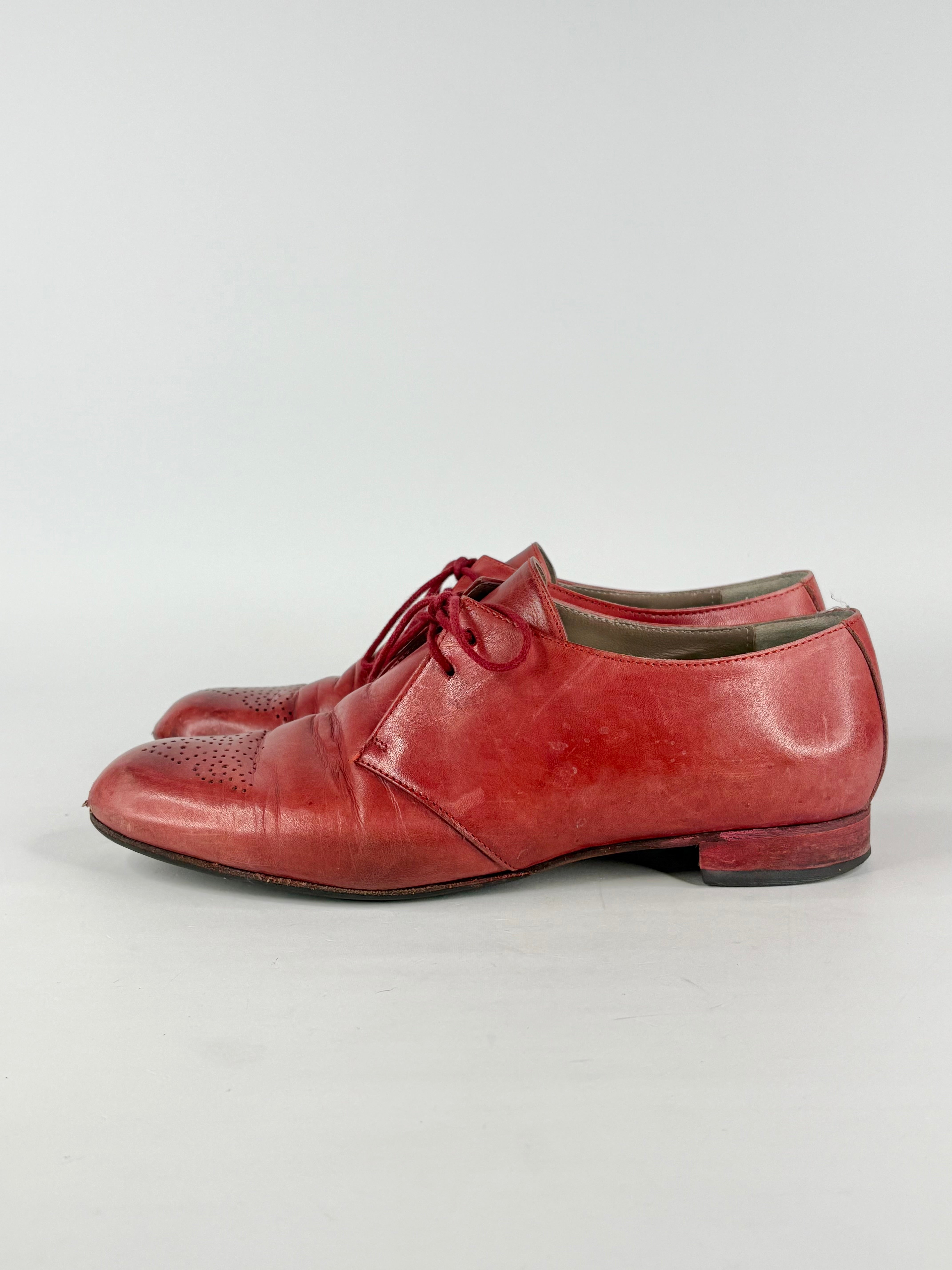 Habbot. Ruby Red Leather Lace Ups - EU39