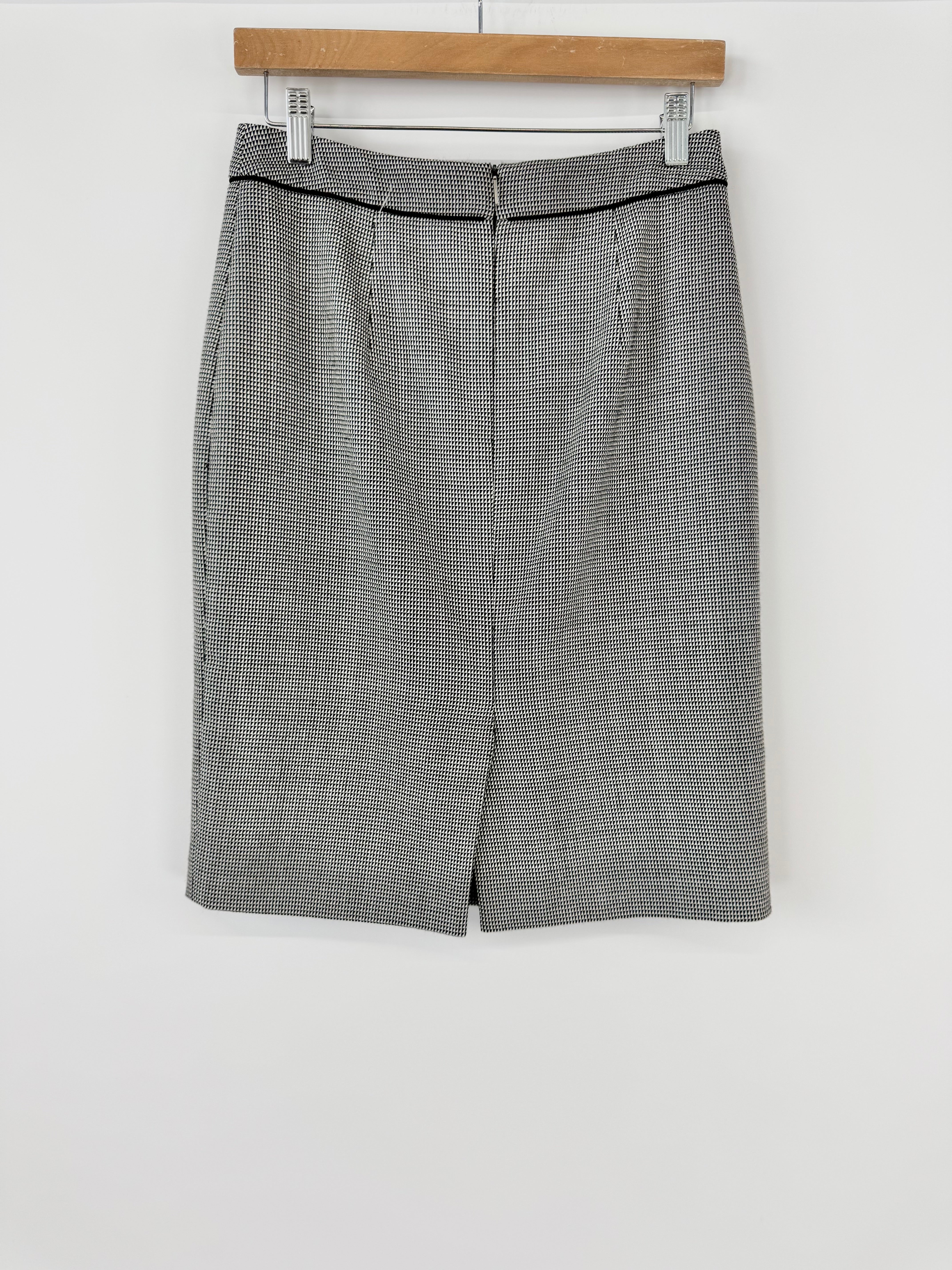 Hugo Boss Black & White Pencil Skirt - AU8