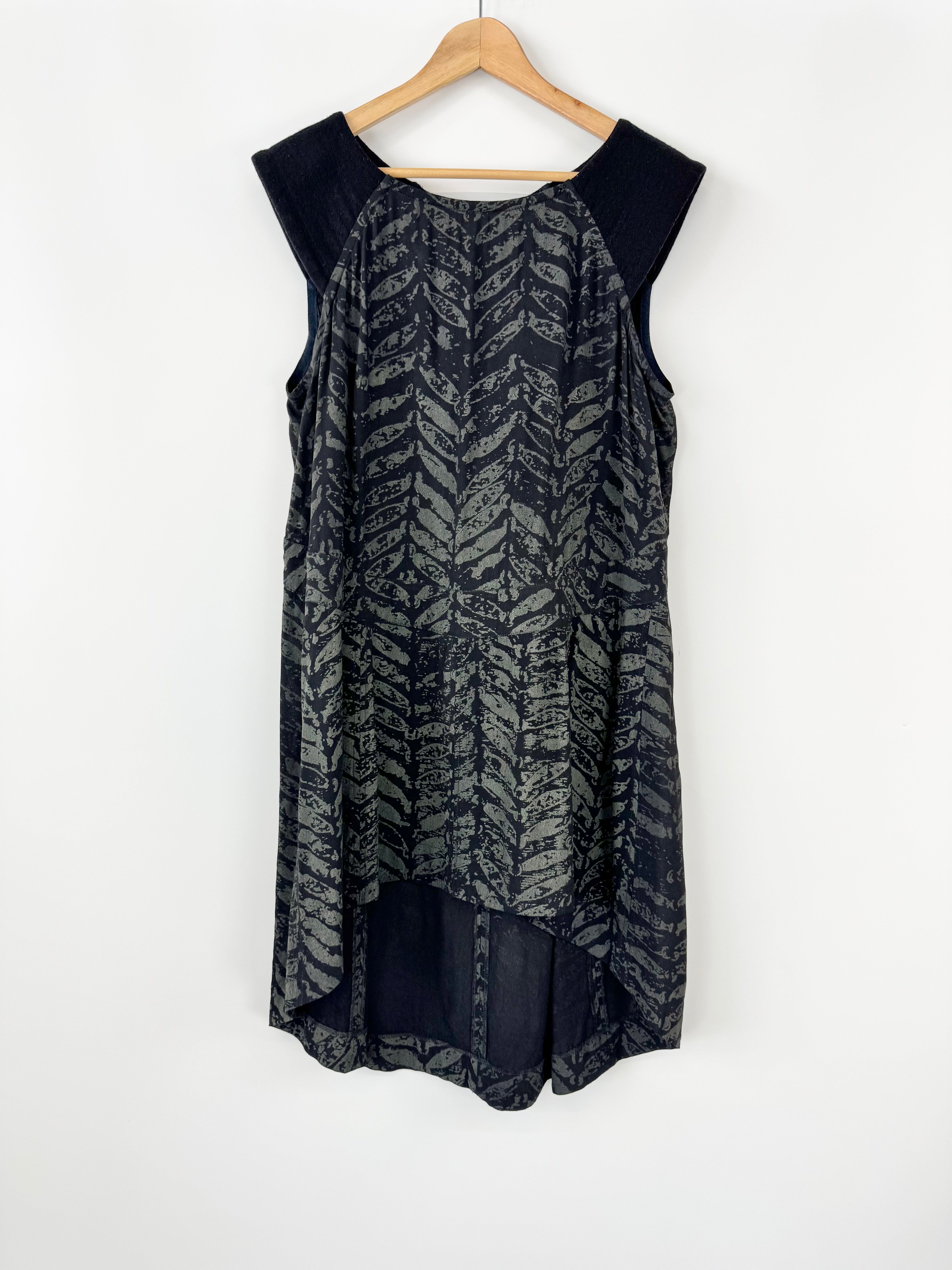 NOM*d Black Leaf Pattern Dress - AU16