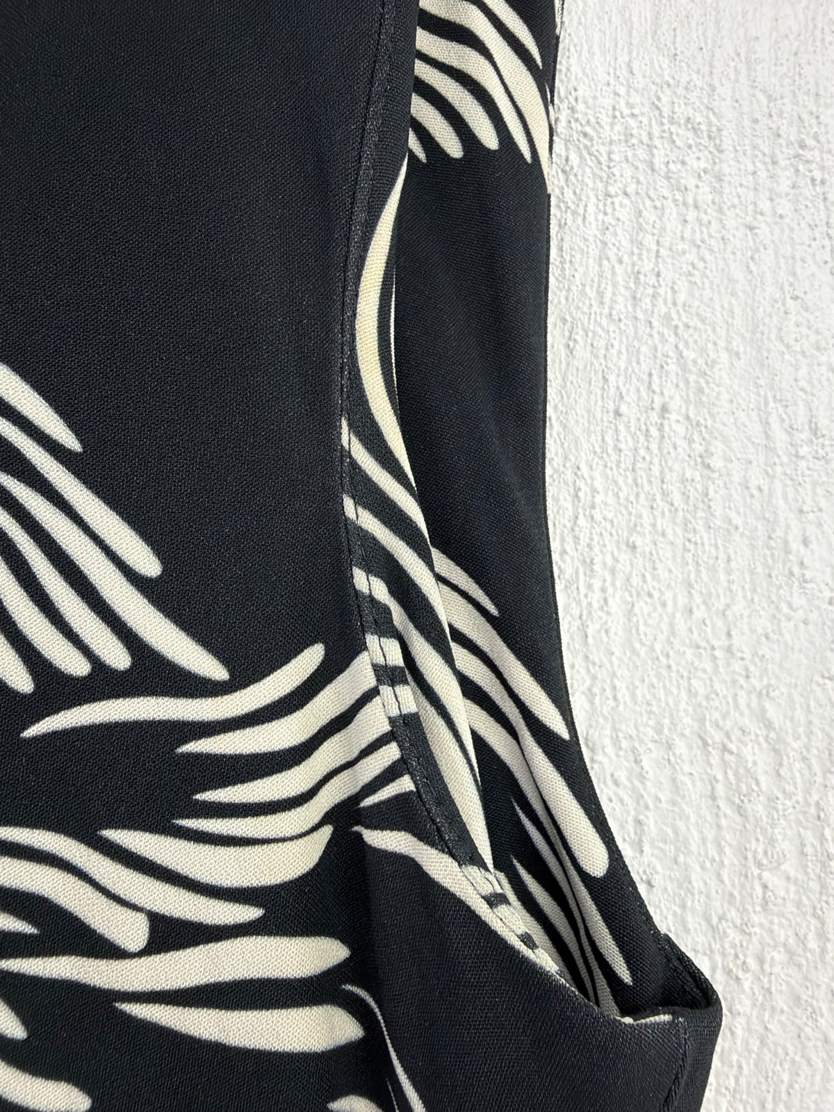 Victoria Beckham Black & Whtie Patterned Midi Dress - AU10