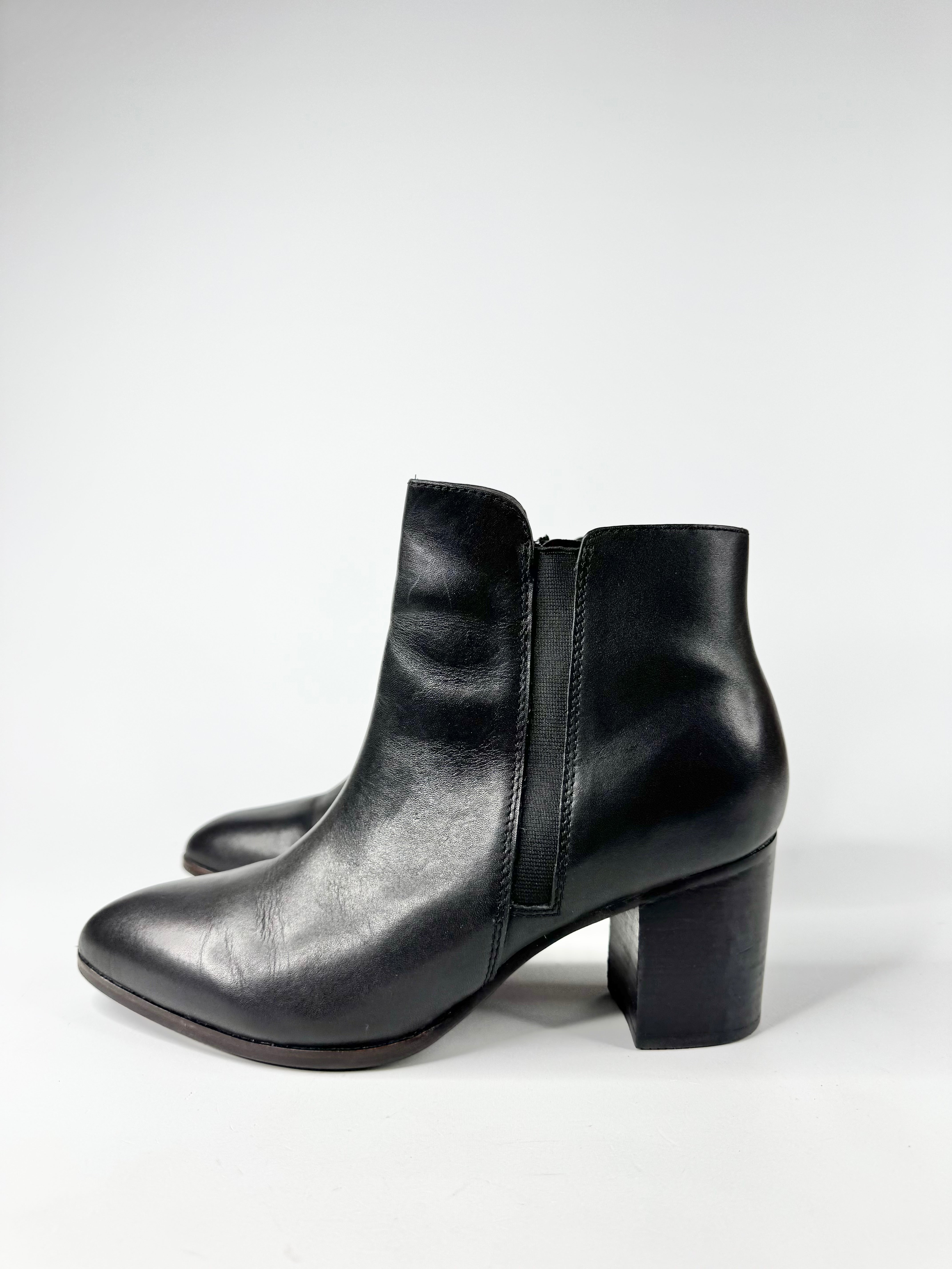 Frankie4 Black Leather Ankle Boots - EU40.5