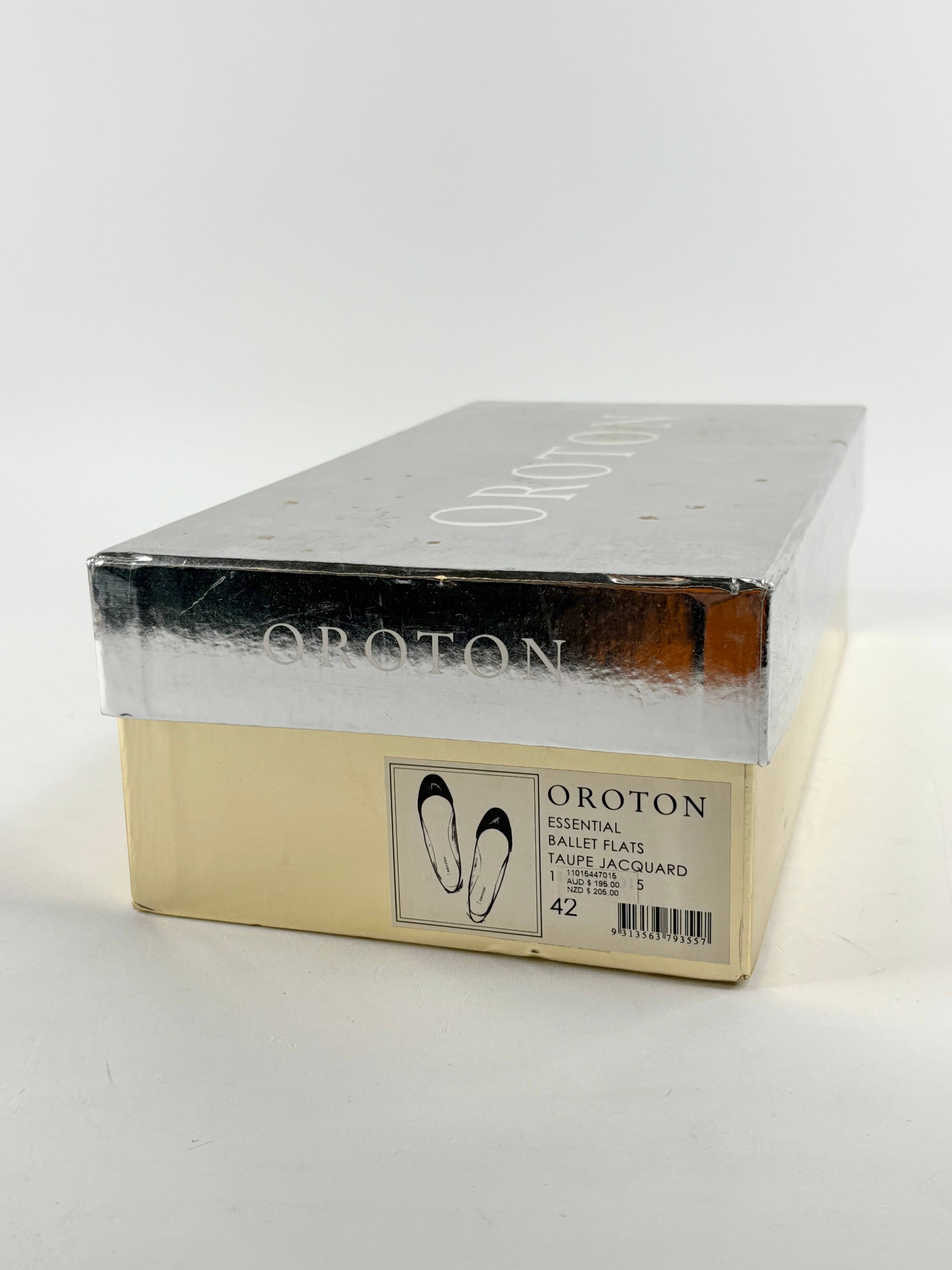 Oroton Taupe Jacquard 'Essential' Ballet Flats - EU42