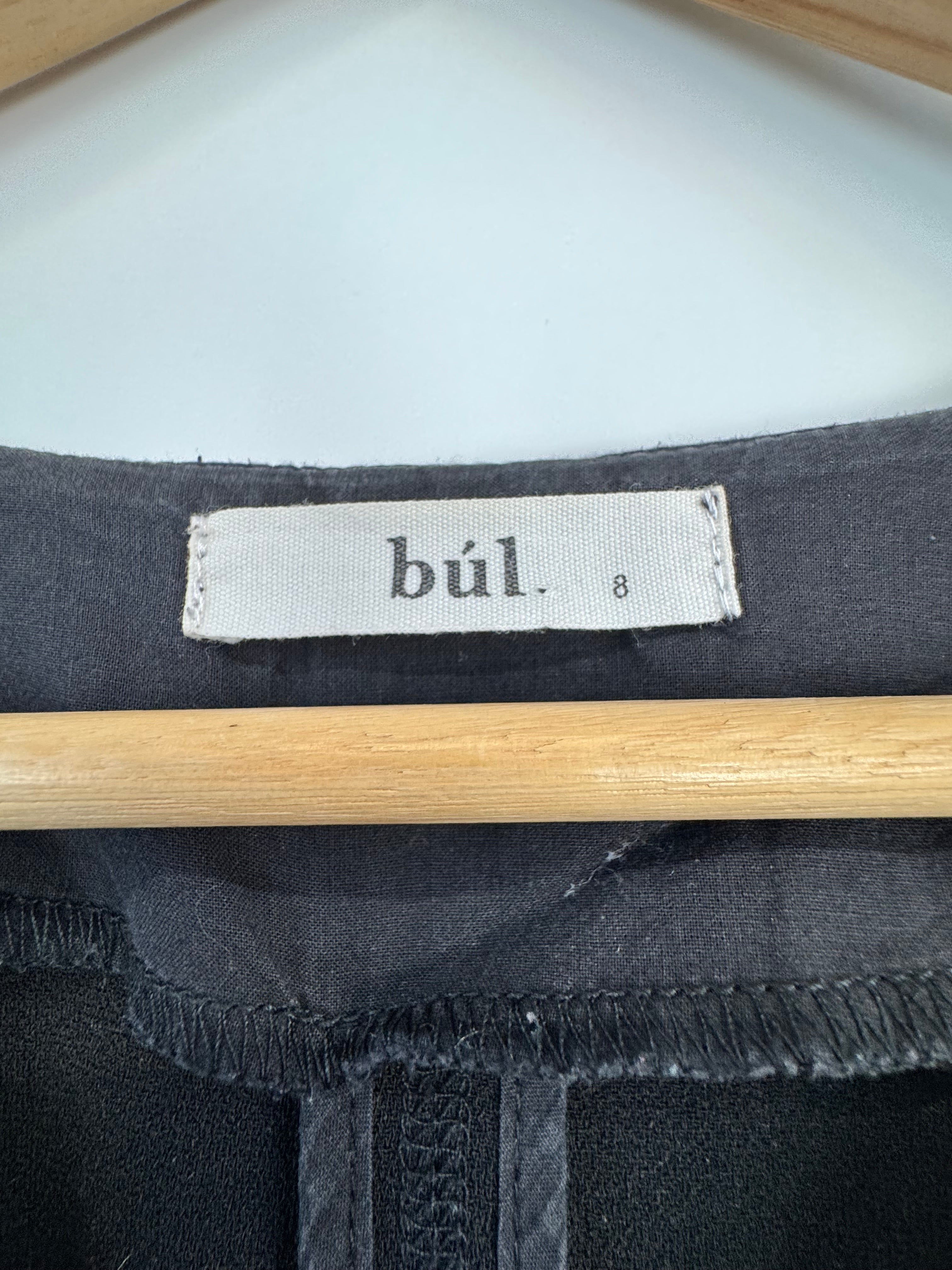 Búl Black Frill Sleeve Blouse - AU8
