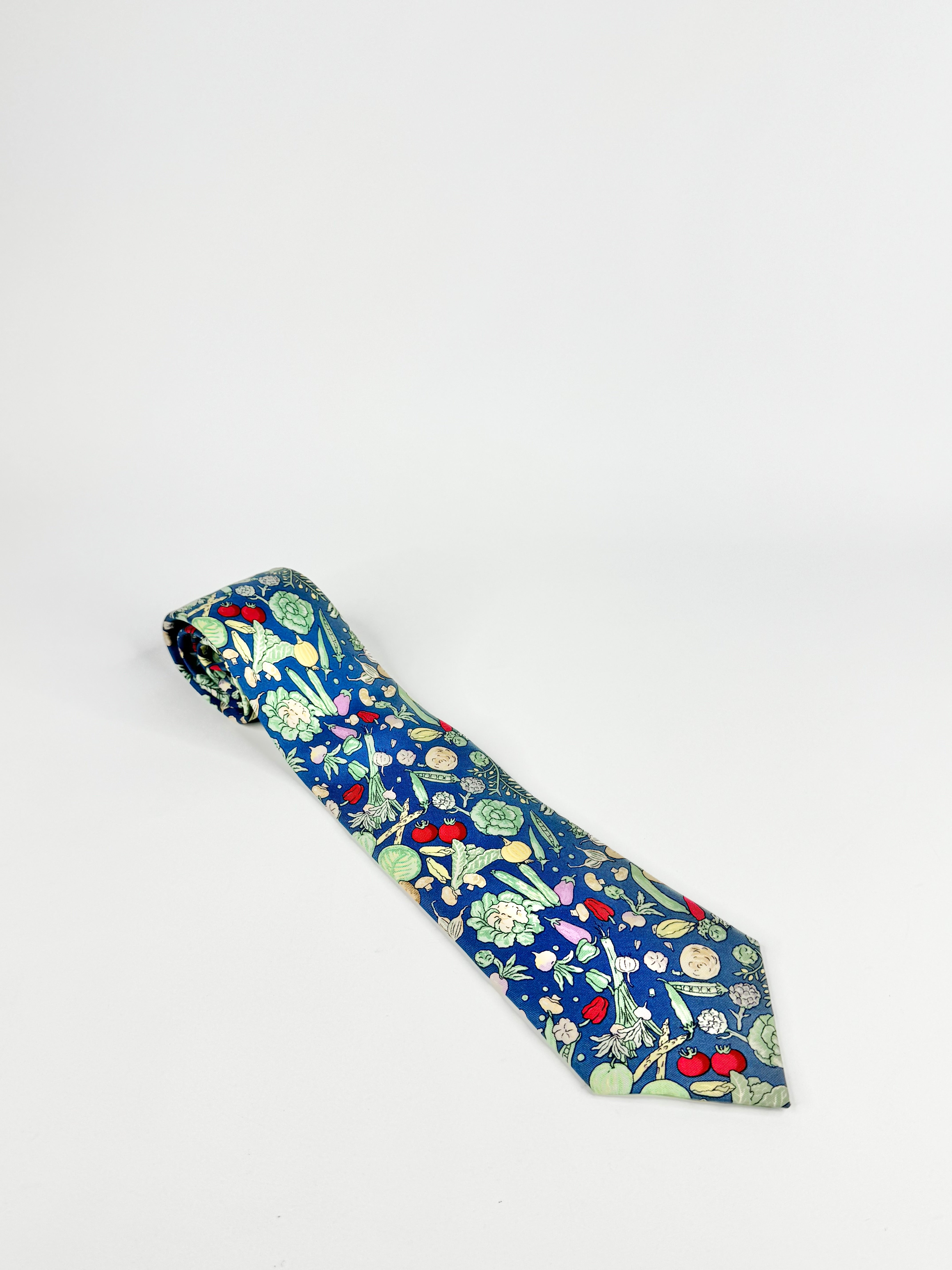 Vintage 90s Hermès Blue Silk Vegetable Patterned '7460' Tie