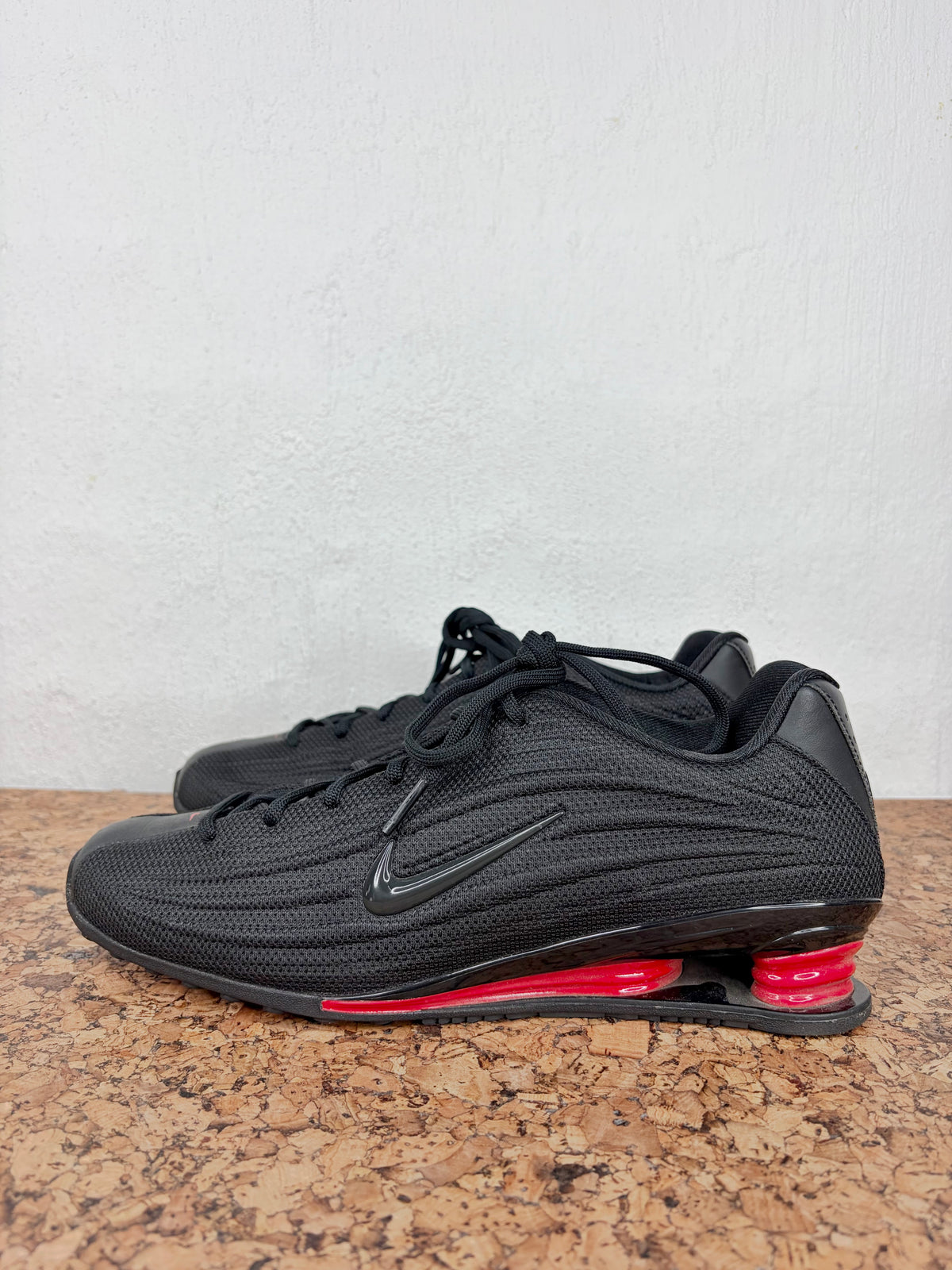 Nike Black and Red Shox Sneakers - EU41