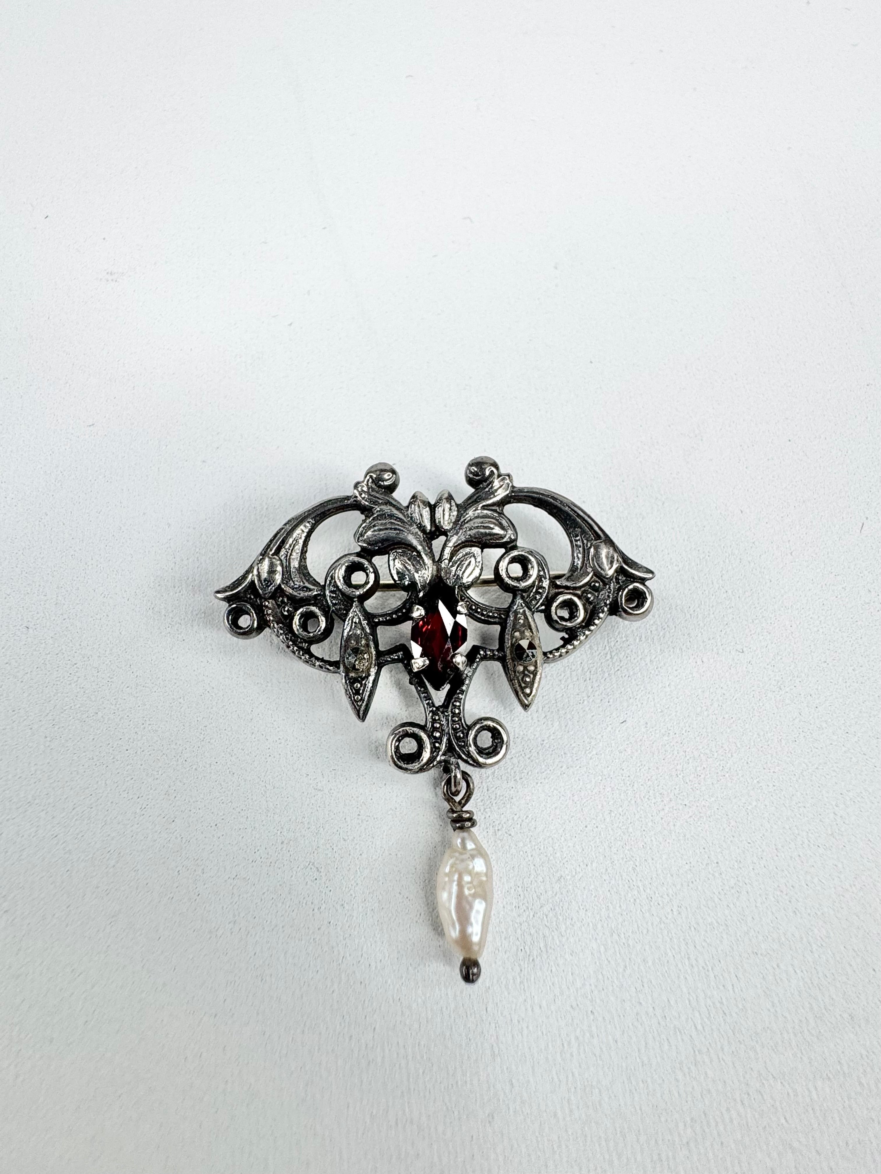 Vintage Art Nouveau Marcasite Style Brooch