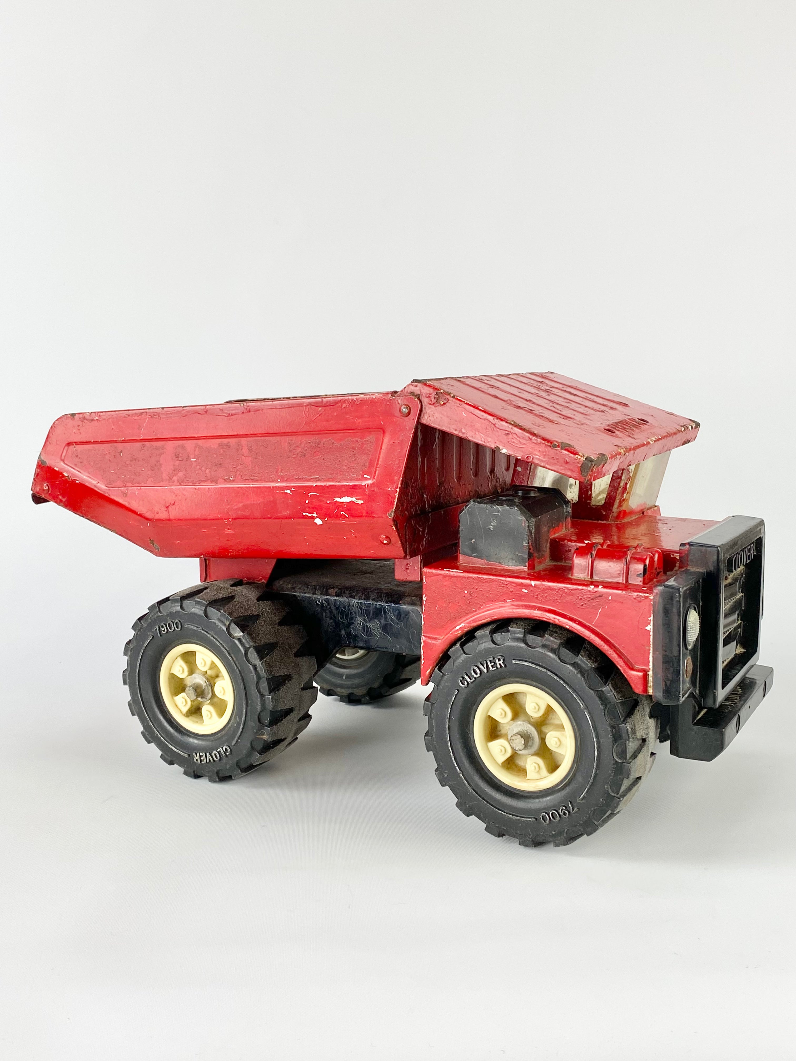 Red dump hot sale truck toy