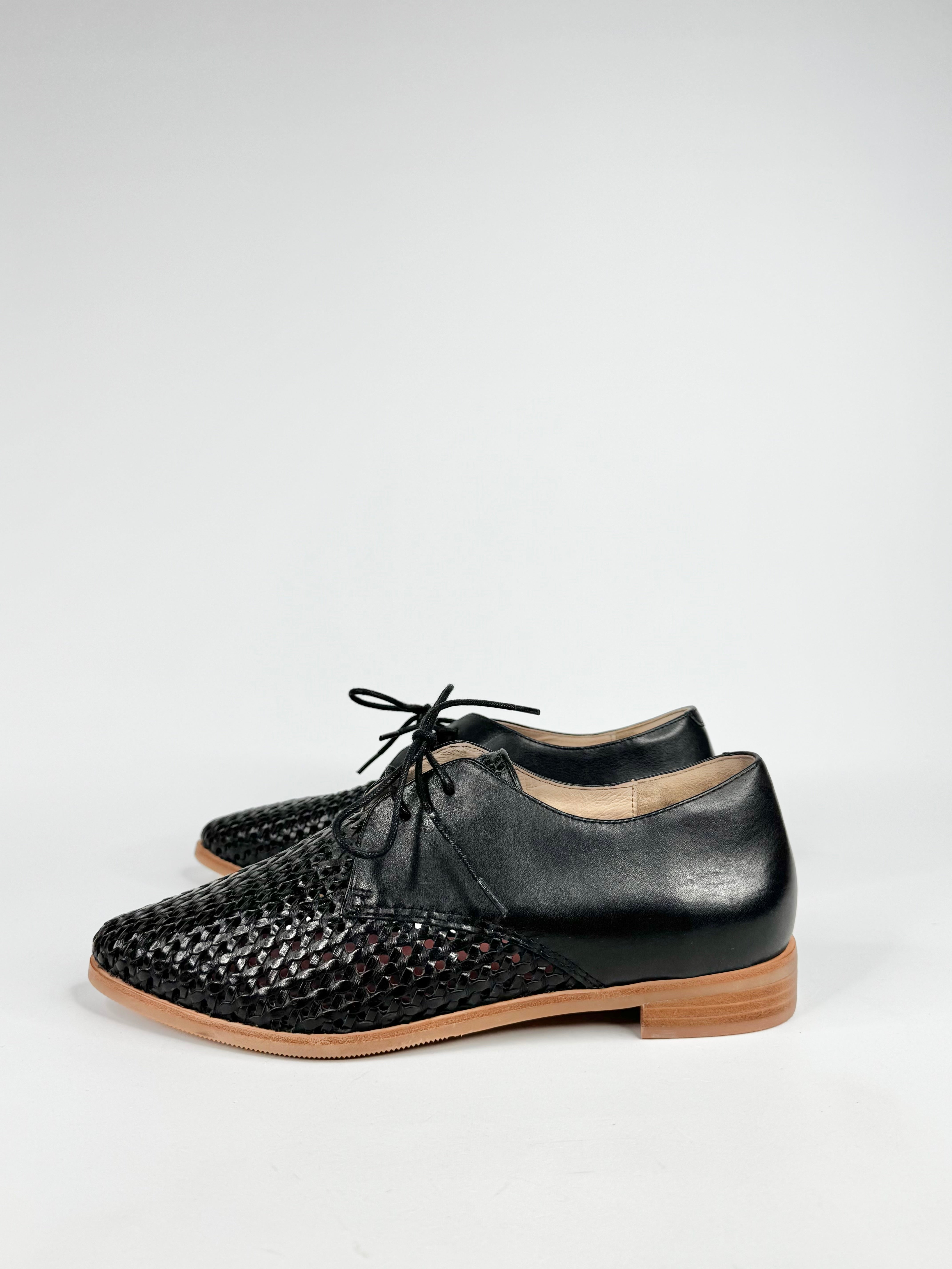 Bared Black Woven Leather Lace Ups - EU40